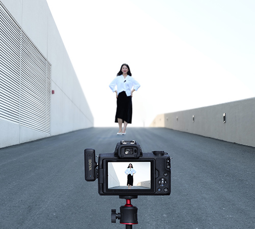 BOYA BY-WM3T2-M1 tr&aring;dl&ouml;s lavaliermikrofon (inkl. 1 s&auml;ndare + 1 mottagare), svart