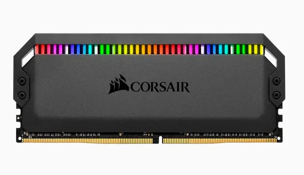 Corsair Dominator Platinum RGB 64 Gt (3 x 32 GB) DDR4 3600 MHz, CL18 -muisti, Musta