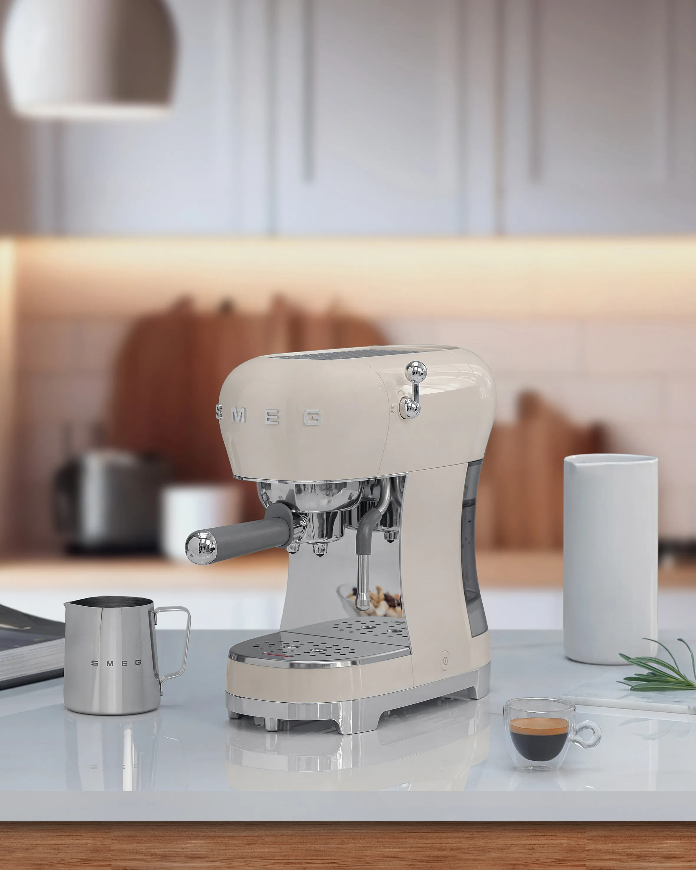 Smeg 50's Style ECF02CREU -espressokeitin, Kerman v&auml;ri