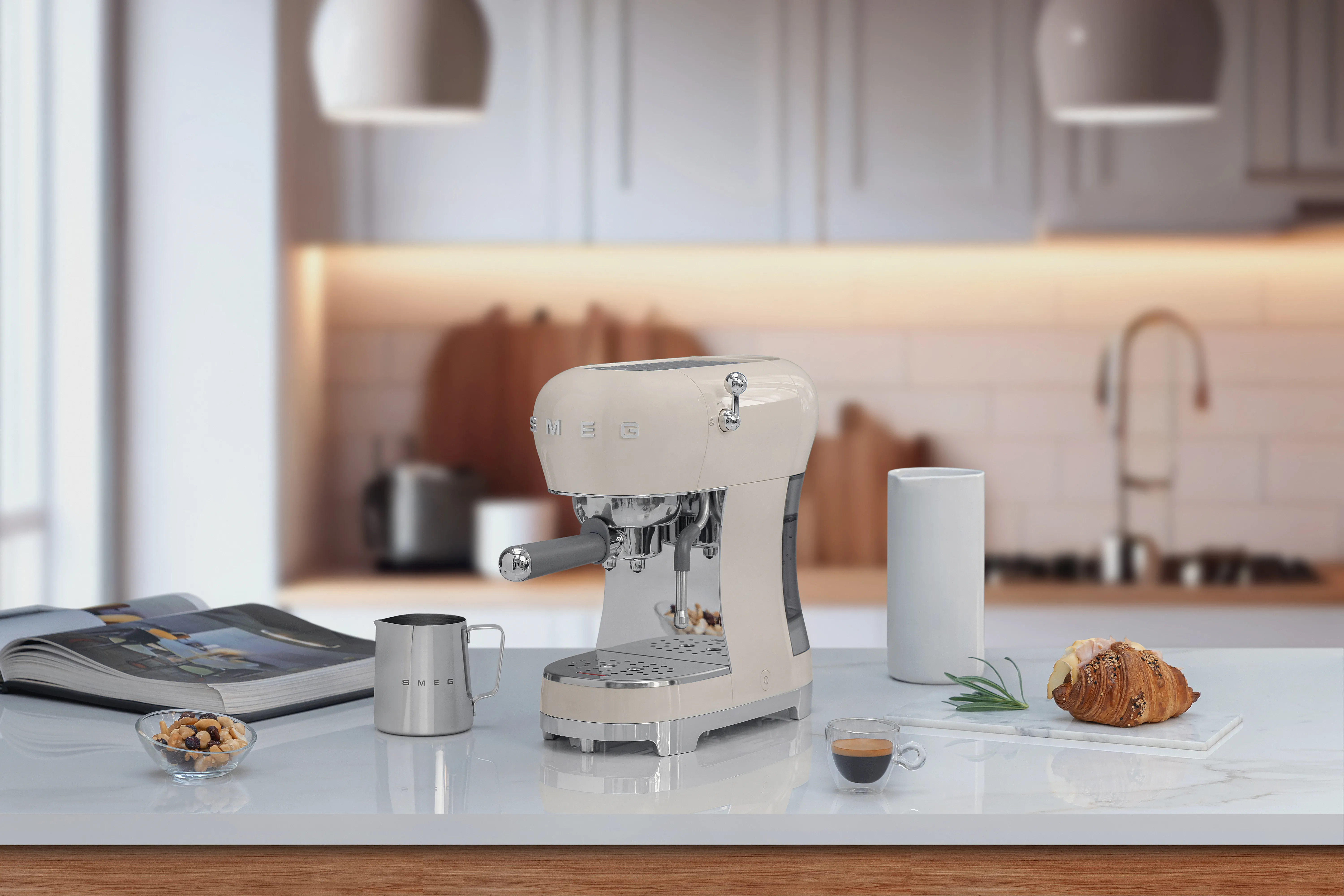 Smeg 50's Style ECF02CREU -espressokeitin, Kerman v&auml;ri