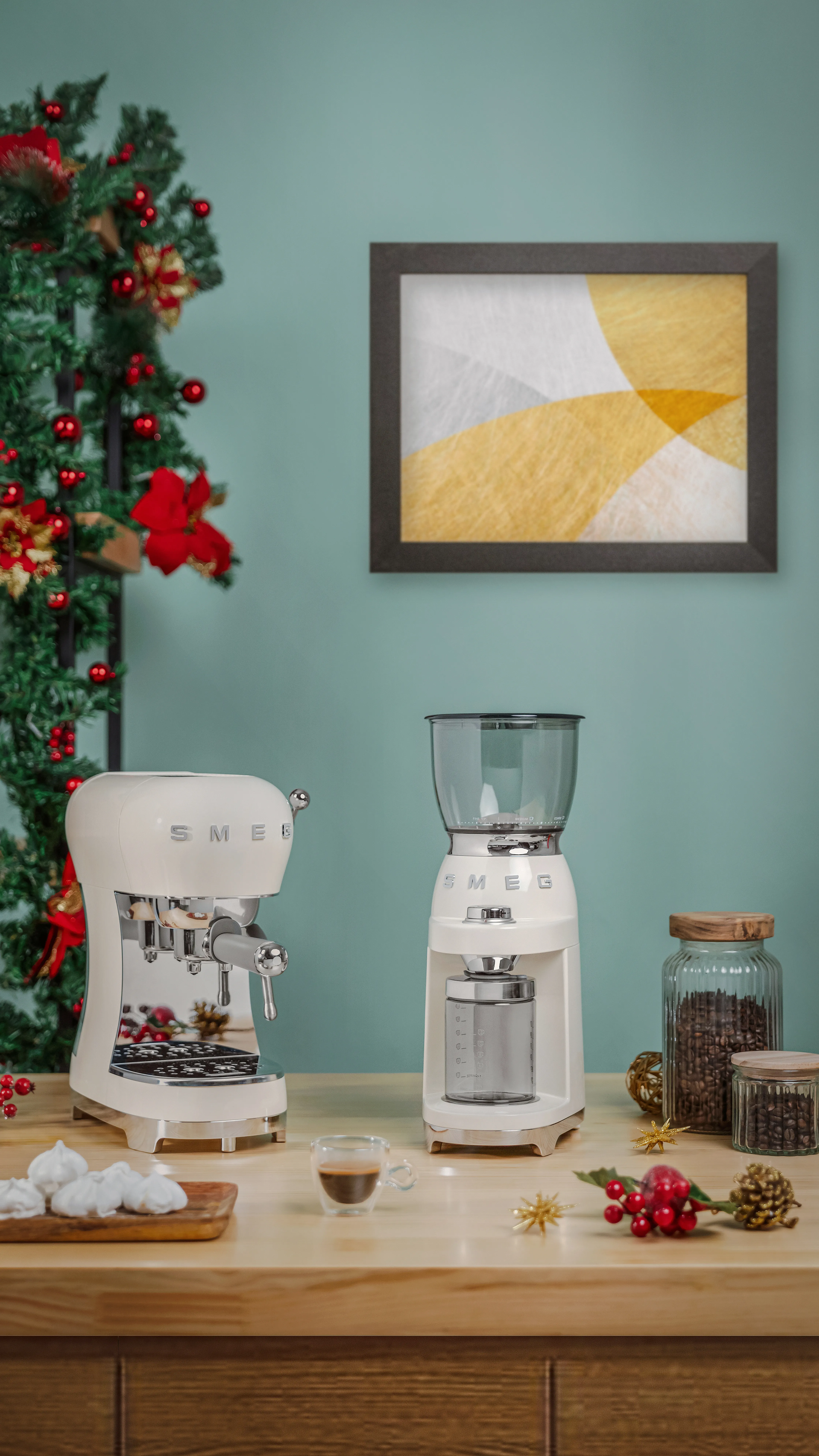 Smeg 50's Style ECF02CREU -espressokeitin, Kerman v&auml;ri