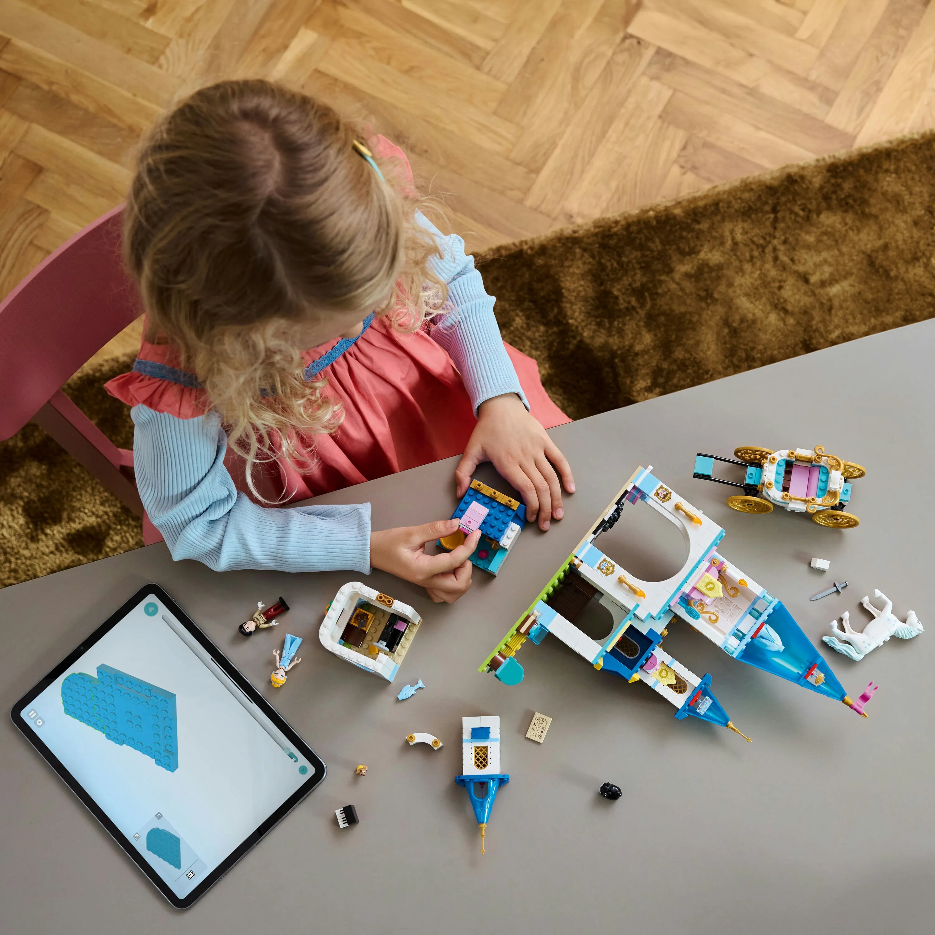 LEGO Disney Princess Cinderella's Castle and Horse Carriage 43275