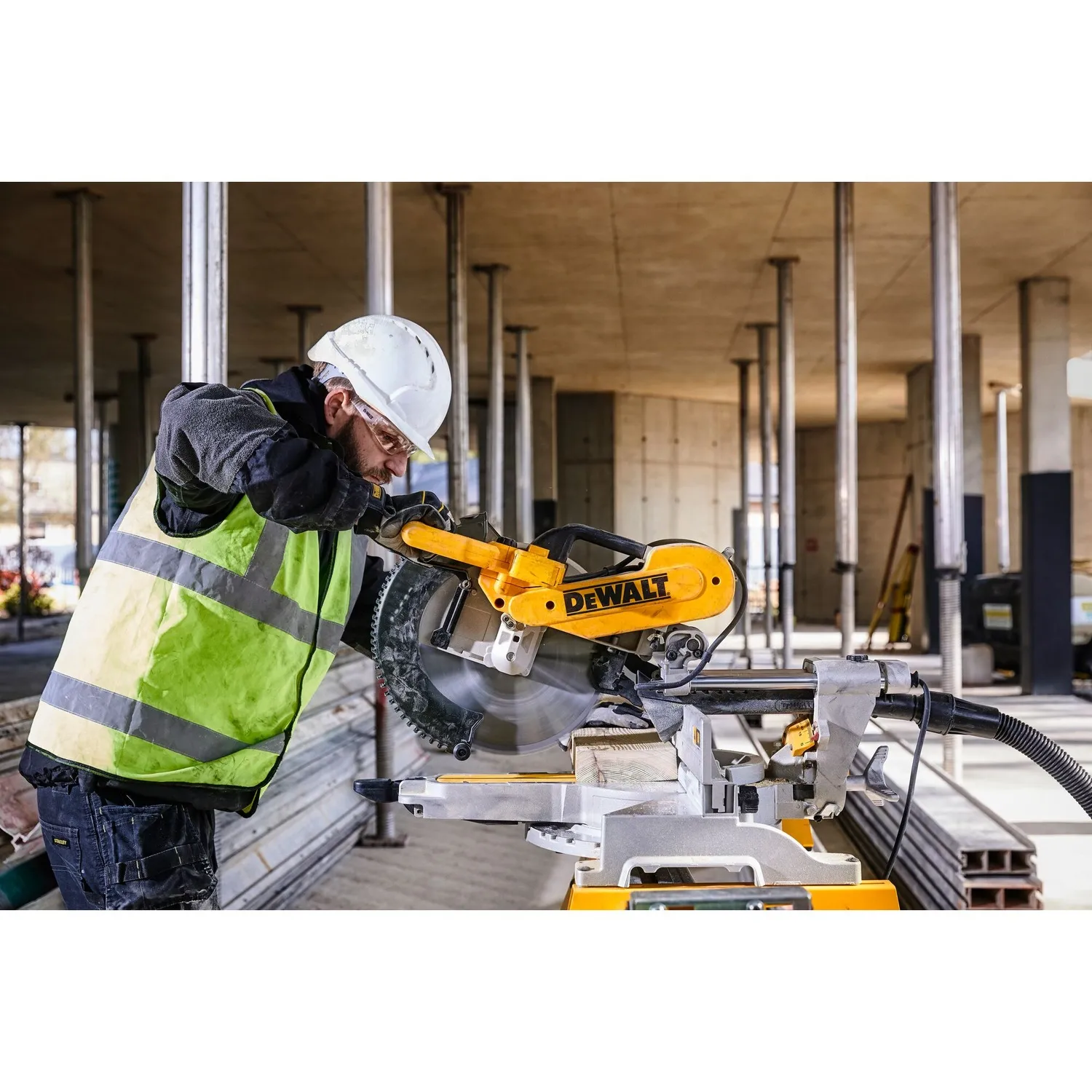 DeWALT DWS780-QS - Gering saw