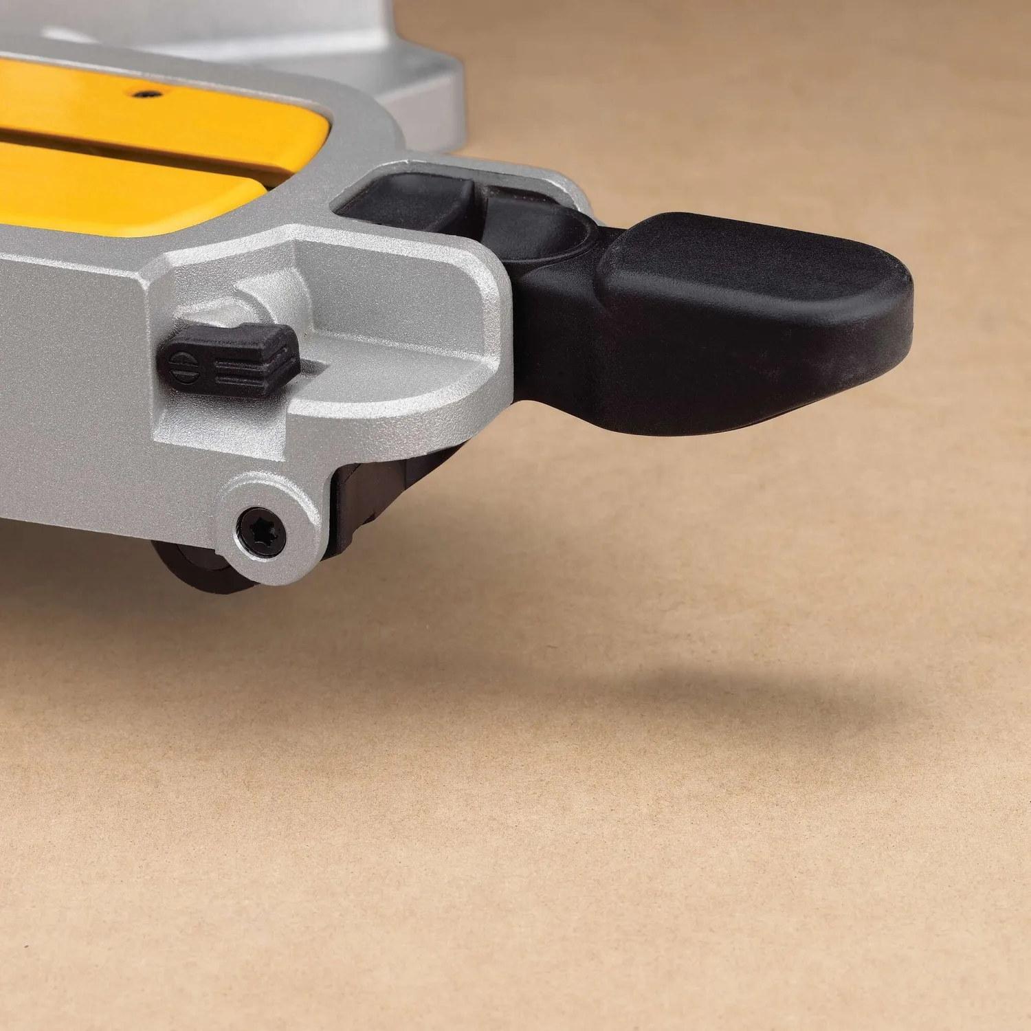 DeWALT DWS780-QS - Gering saw