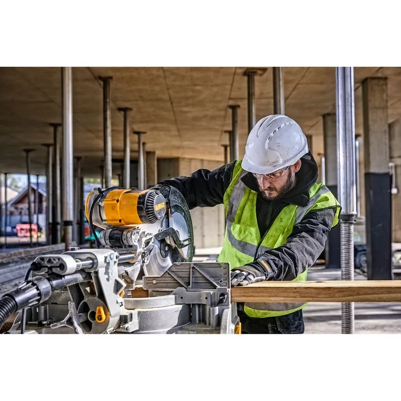 DeWALT DWS780-QS - Gering saw