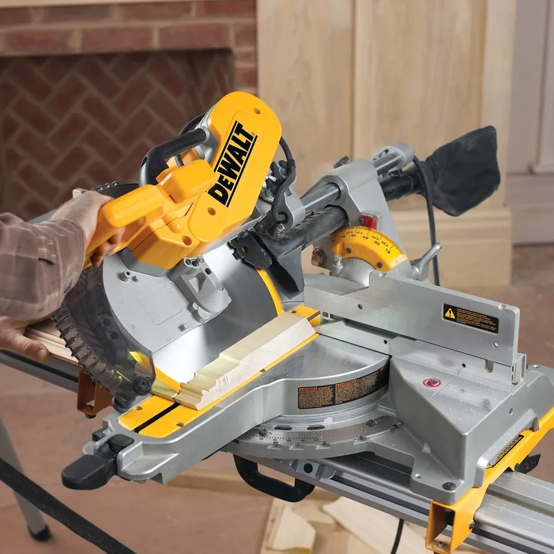 DeWALT DWS780-QS - Gering saw