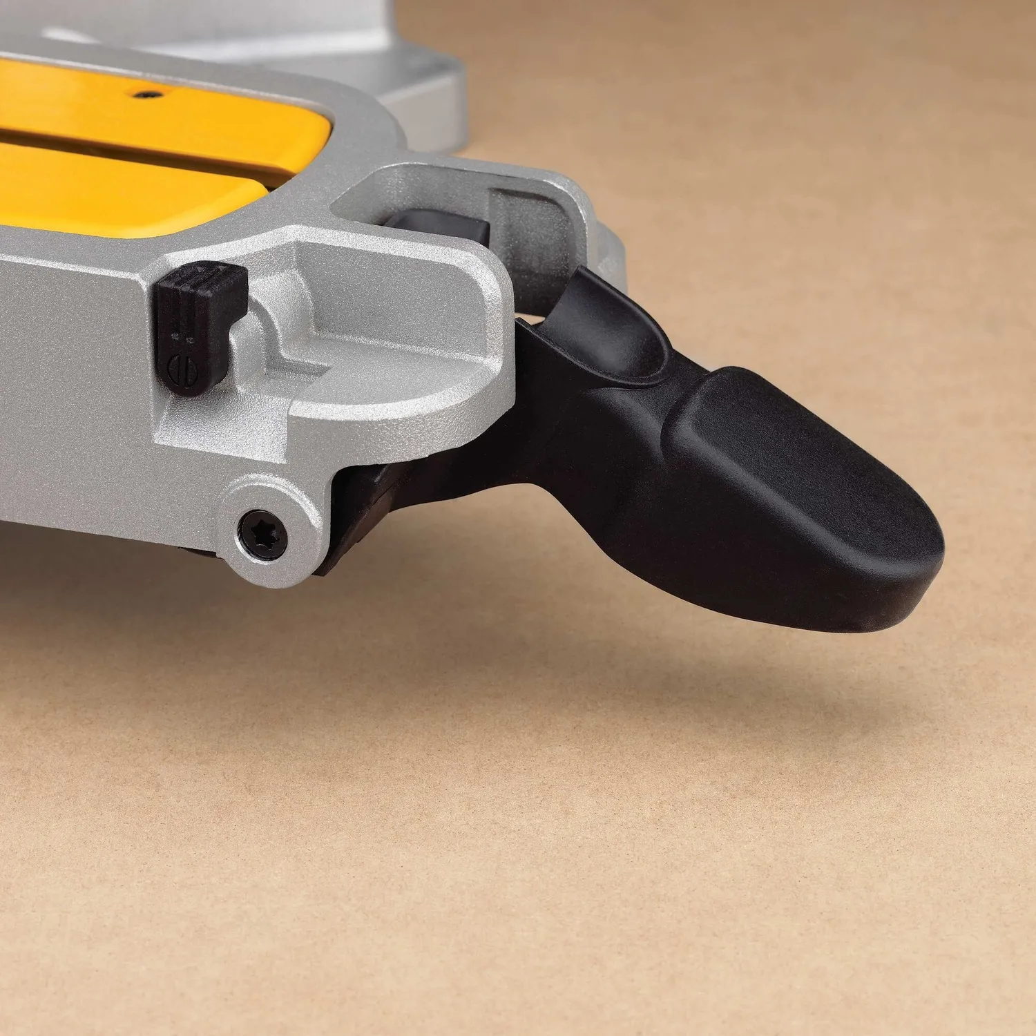 DeWALT DWS780-QS - Gering saw