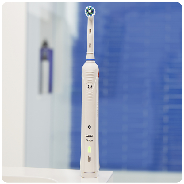 BRAUN S&Auml;HK&Ouml;HAMMASHARJA ORAL-B SMART4000N. Litiumi-akulla ja Premium laturilla. 3D-teknologia, 8 800 v&auml;r&auml;hdyst&auml;, 40 000 syk&auml;hdyst&auml;, Ammattimainen ajastin, N&auml;kyv&auml;