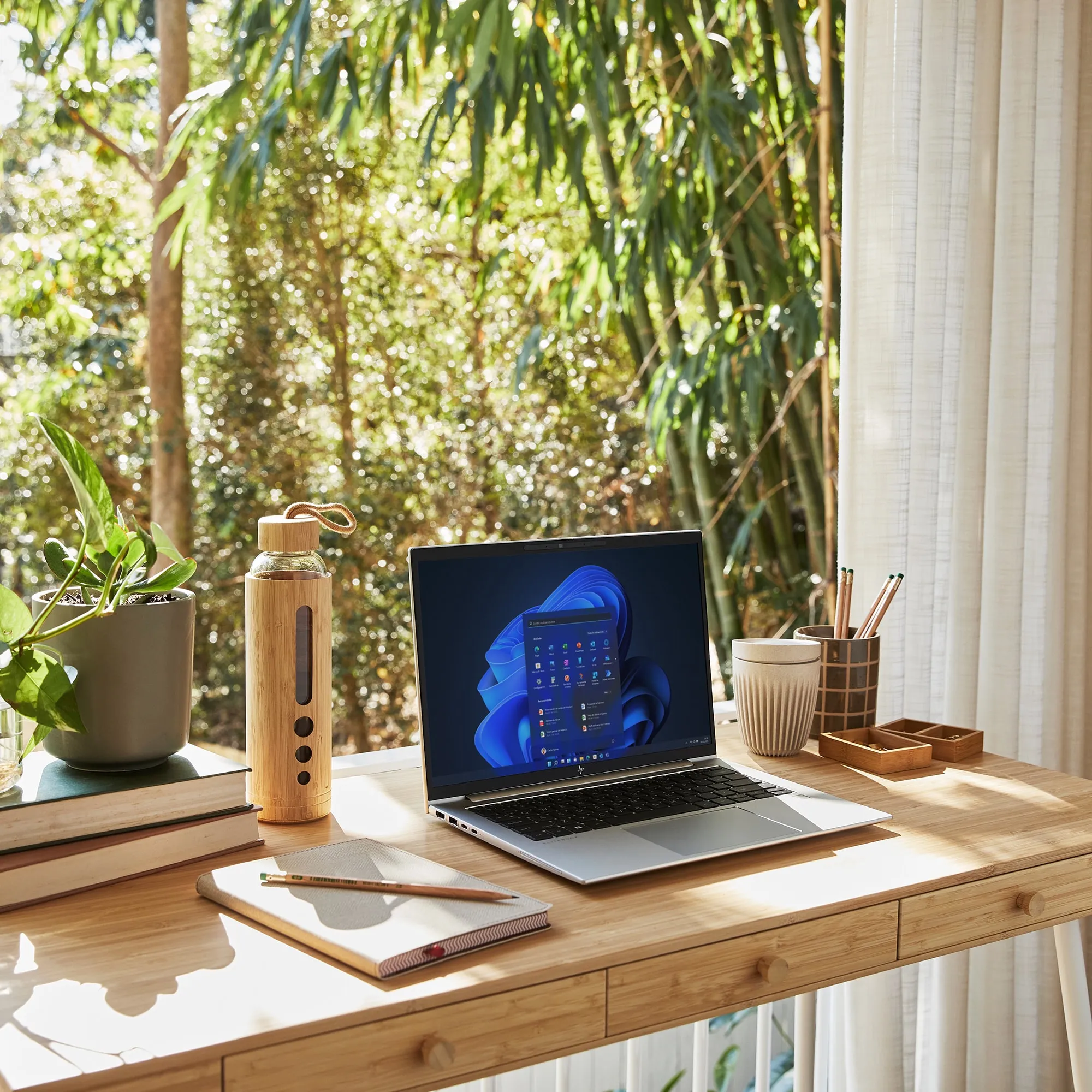 HP EliteBook 840 G9 14" i5-1235U, 16 Gt, 256 Gt, Win 11 Pro -kannettava, hopea