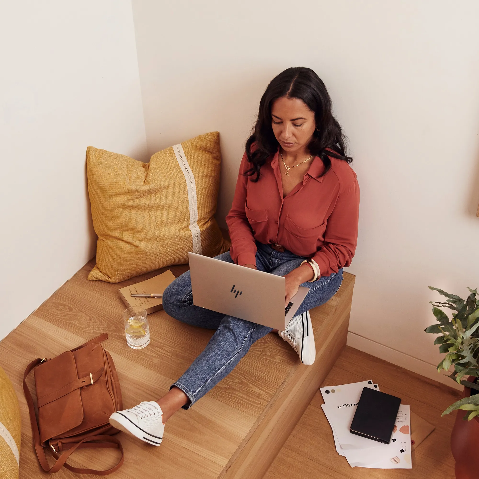 HP EliteBook 840 G9 14" i5-1235U, 16 Gt, 256 Gt, Win 11 Pro -kannettava, hopea