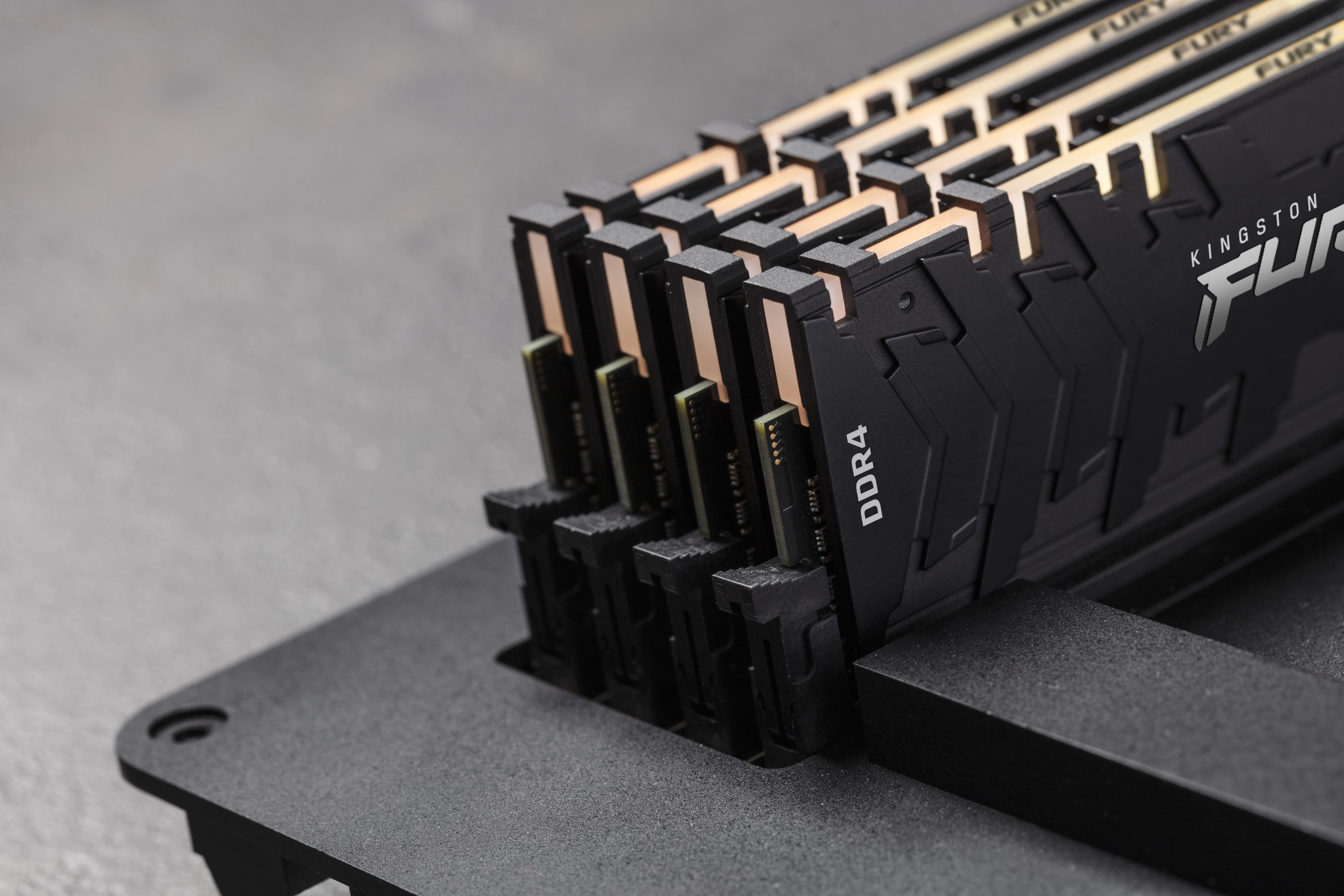 Kingston FURY Renegade RGB 32GB (4 x 8GB) DDR4 3600 MHz, CL16 - memory, Black