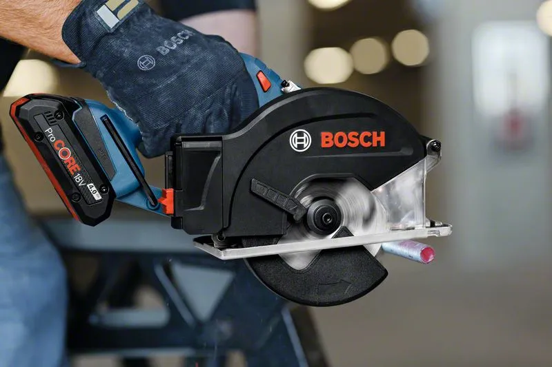 Bosch cordless metal circular saw GKM 18V-50 Professional solo, hand-held circular saw (blue/black, without battery and charger, in L-BOXX)