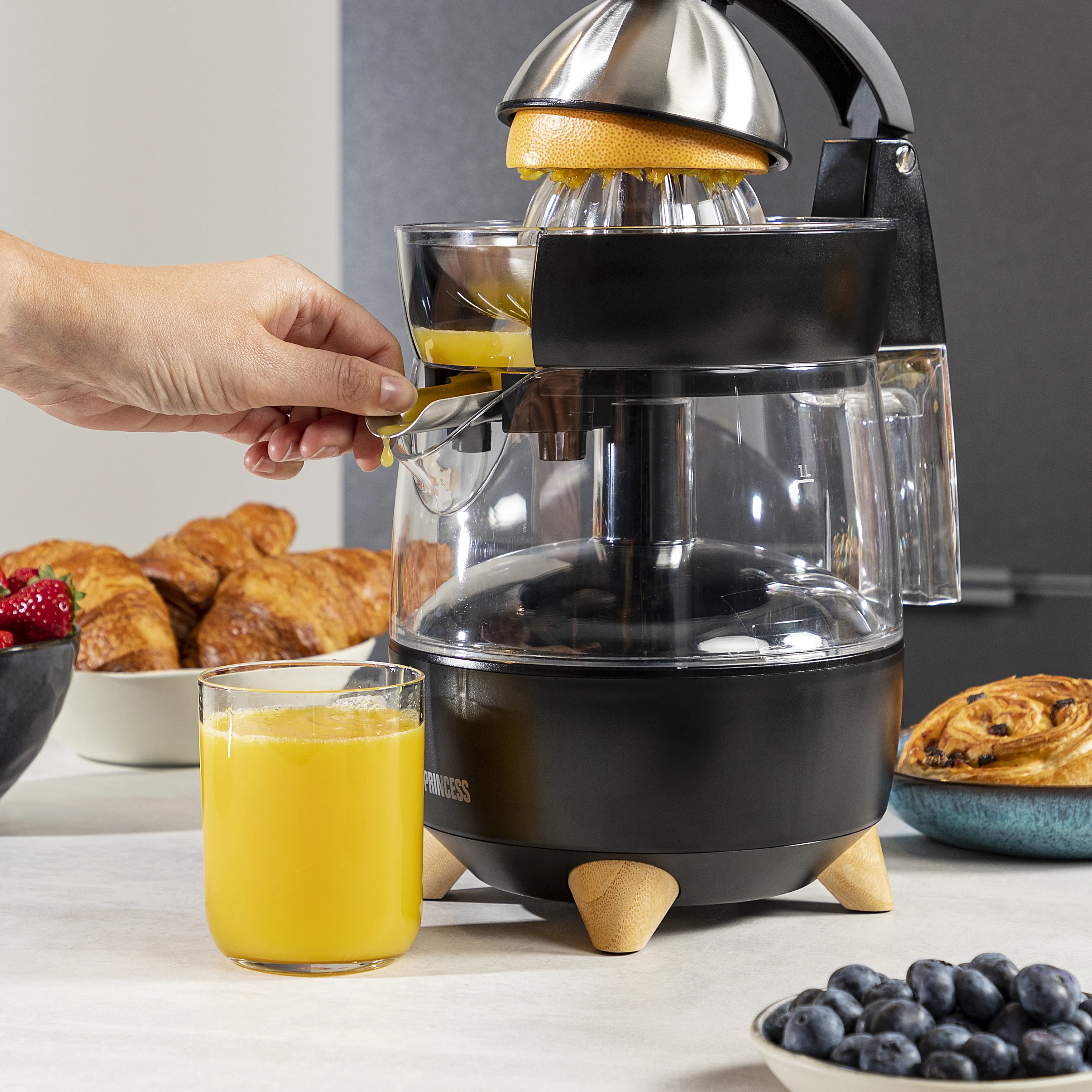 Princess 201862 pure -juicer, black
