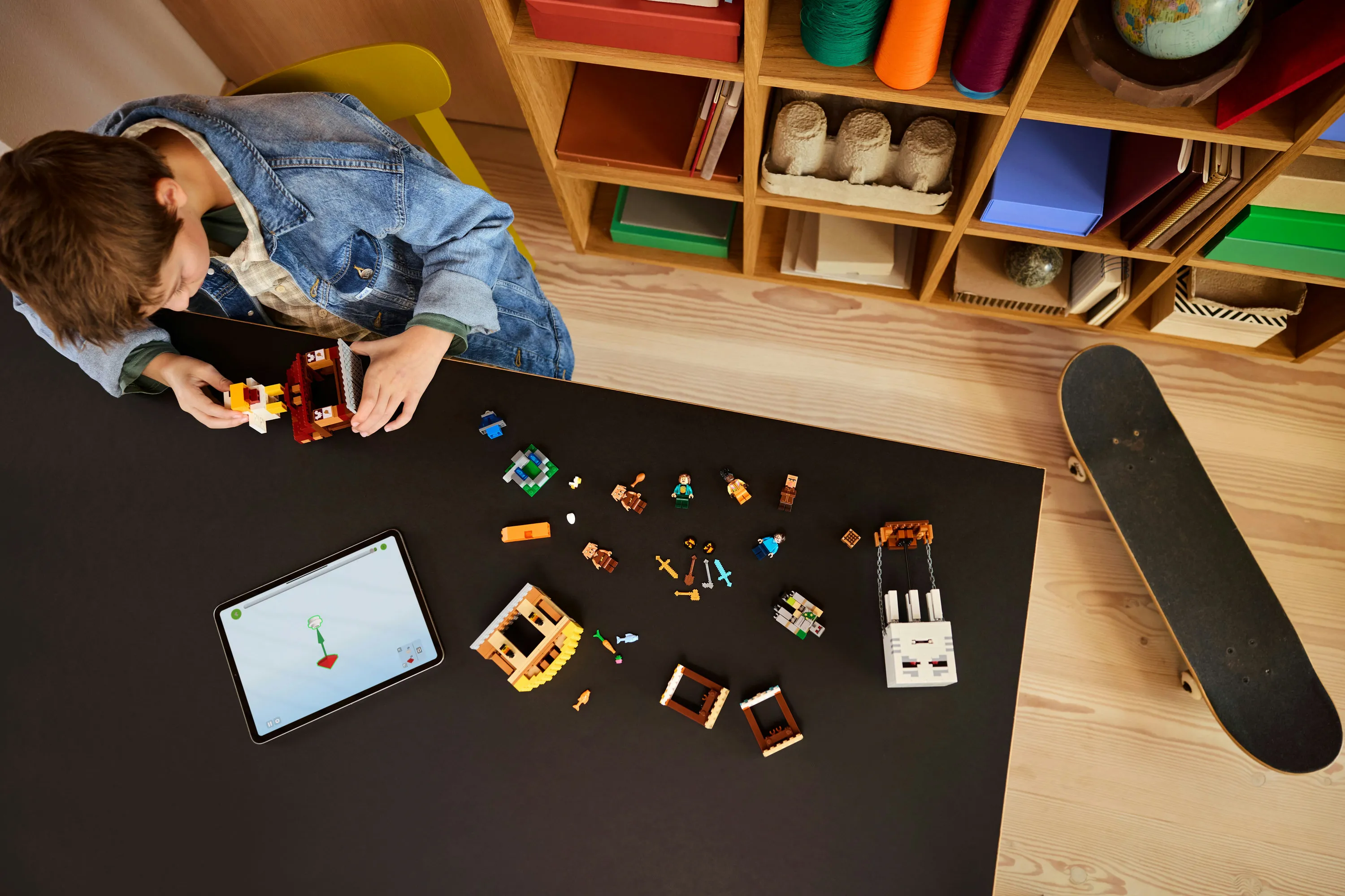 LEGO Minecraft Ghast Attack Hot Air Balloon 21273