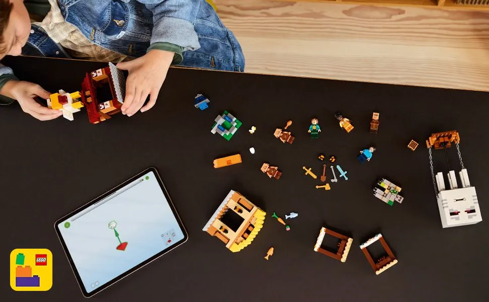 LEGO Minecraft Ghast Attack Hot Air Balloon 21273