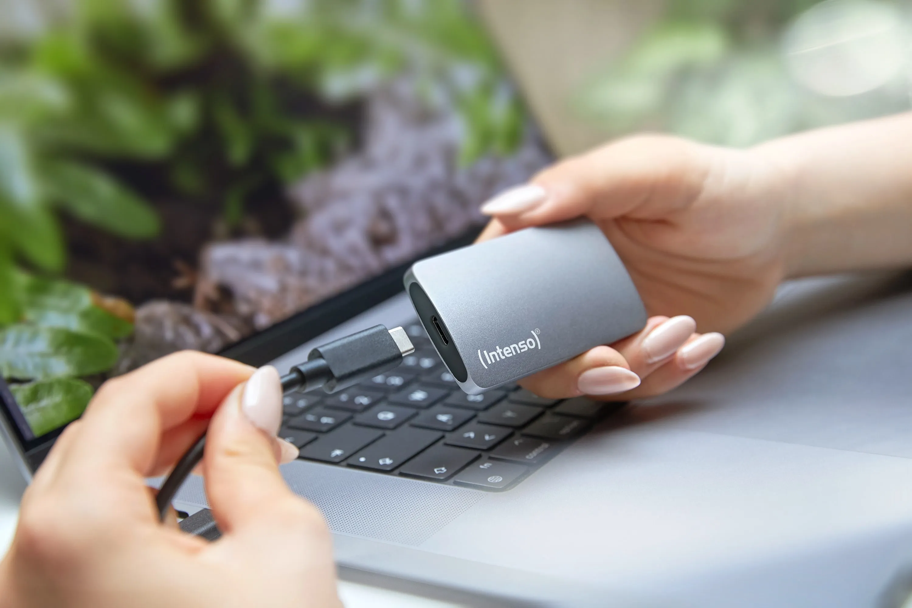 Intenso TX800 2 Tt USB-C -ulkoinen SSD, Antrasiitti