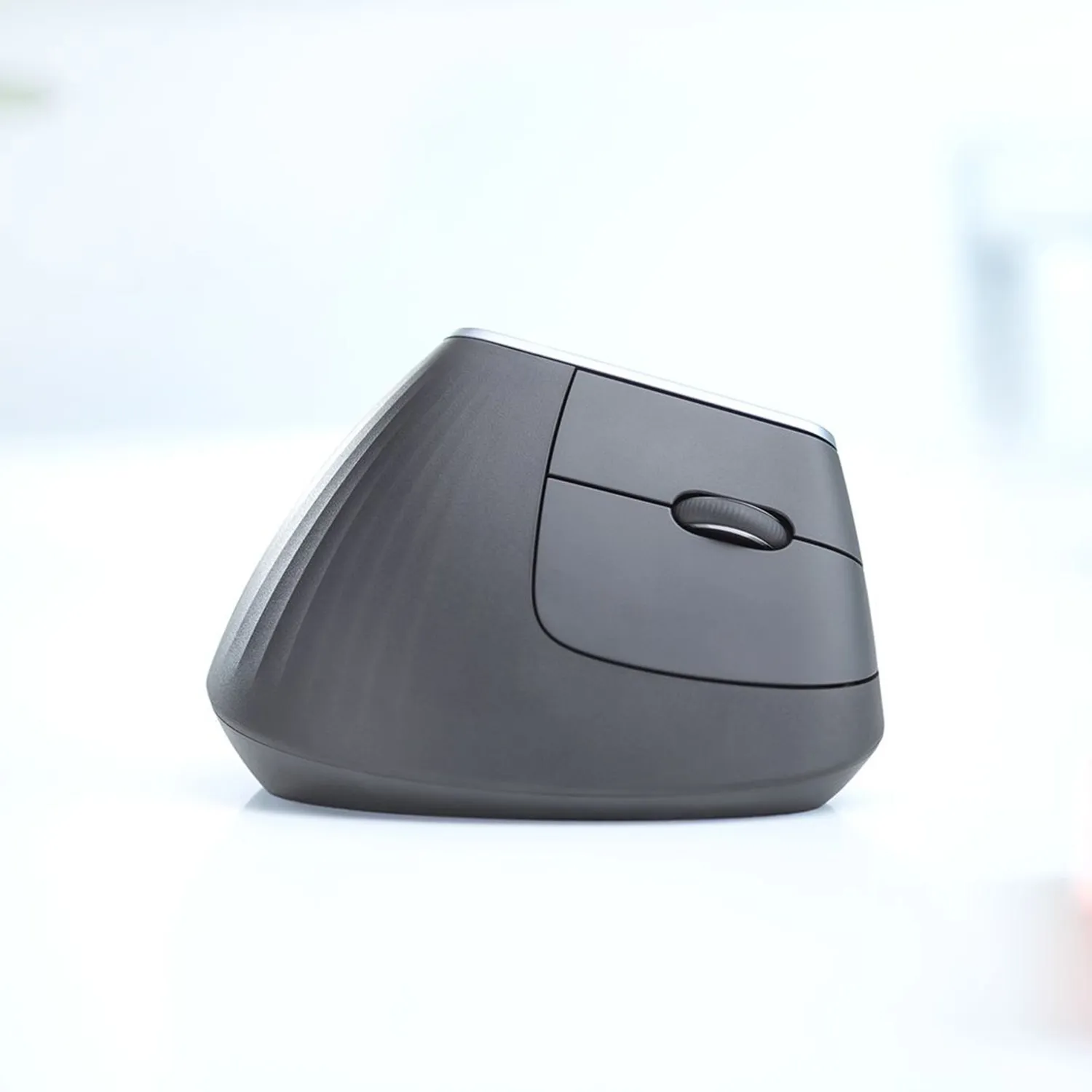 Logitech MX Vertical Advanced -langaton pystyhiiri, musta