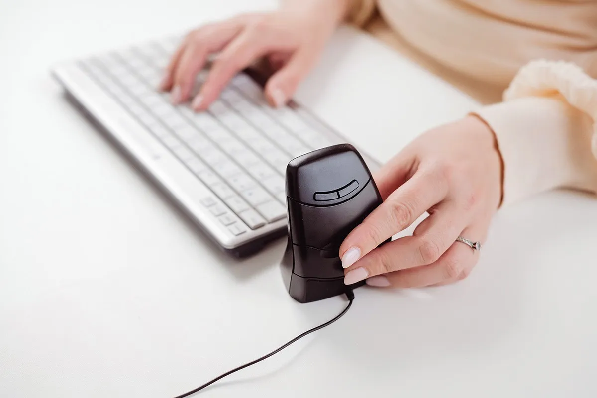 Bakker Elkhuizen DXT 3 Precision Wireless Ergonomic Mouse, Black