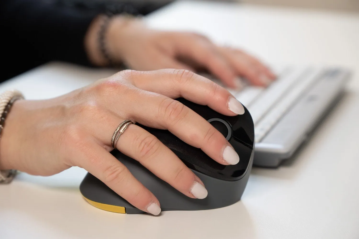 PRF Wireless Ergonomic Mouse, Black