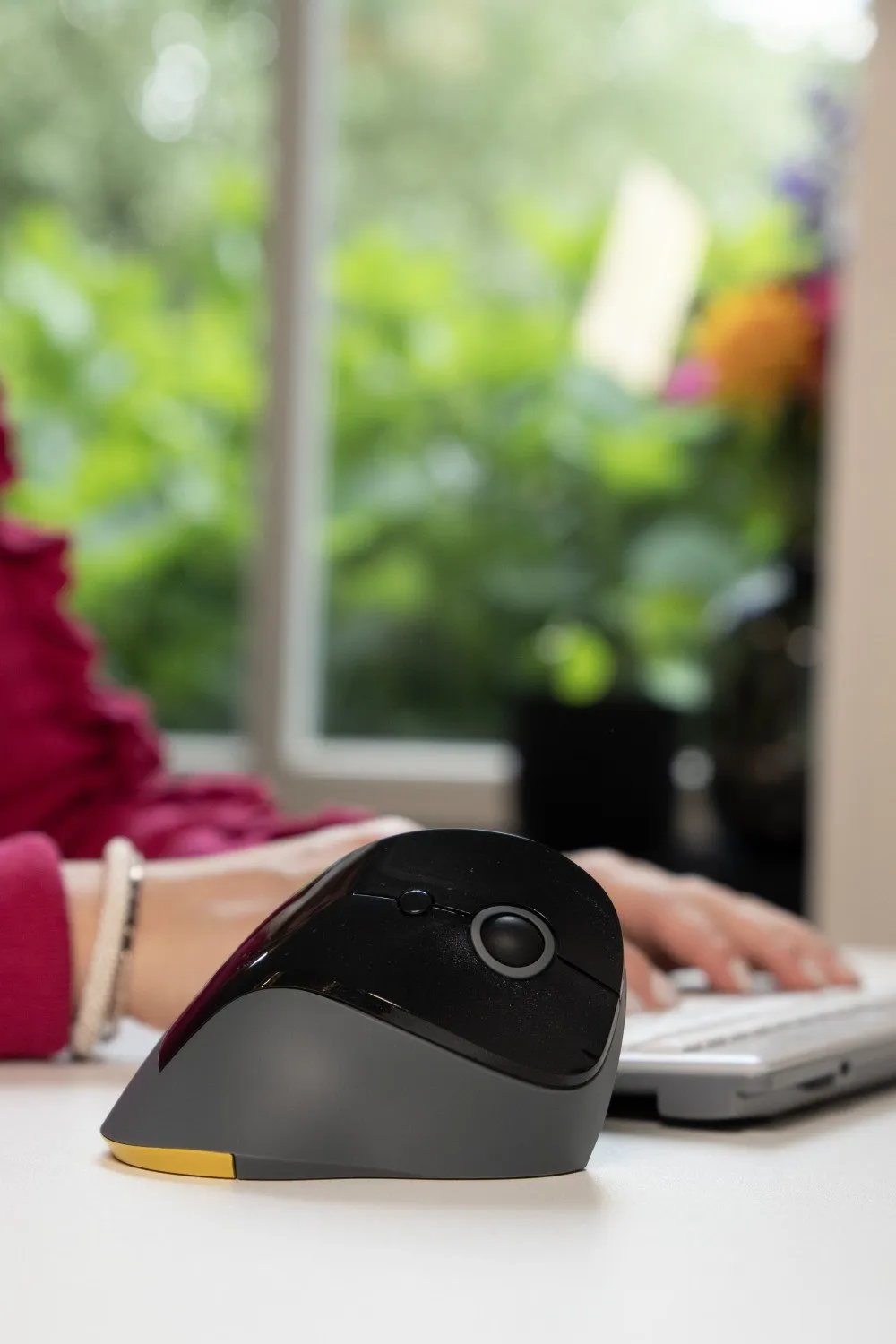 PRF Wireless Ergonomic Mouse, Black