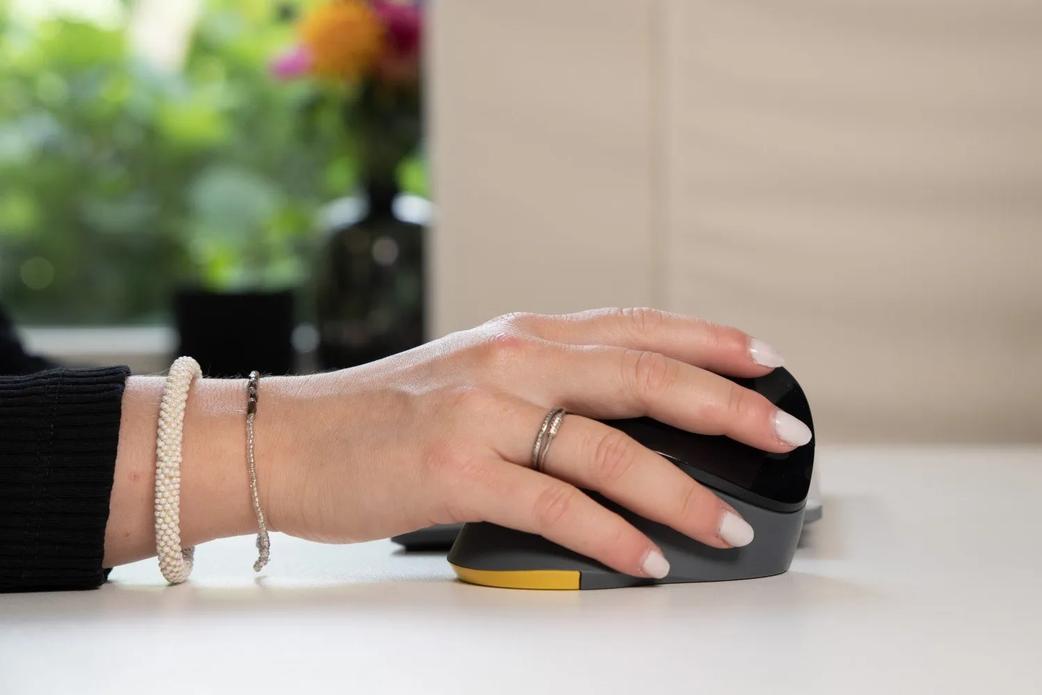 PRF Wireless Ergonomic Mouse, Black