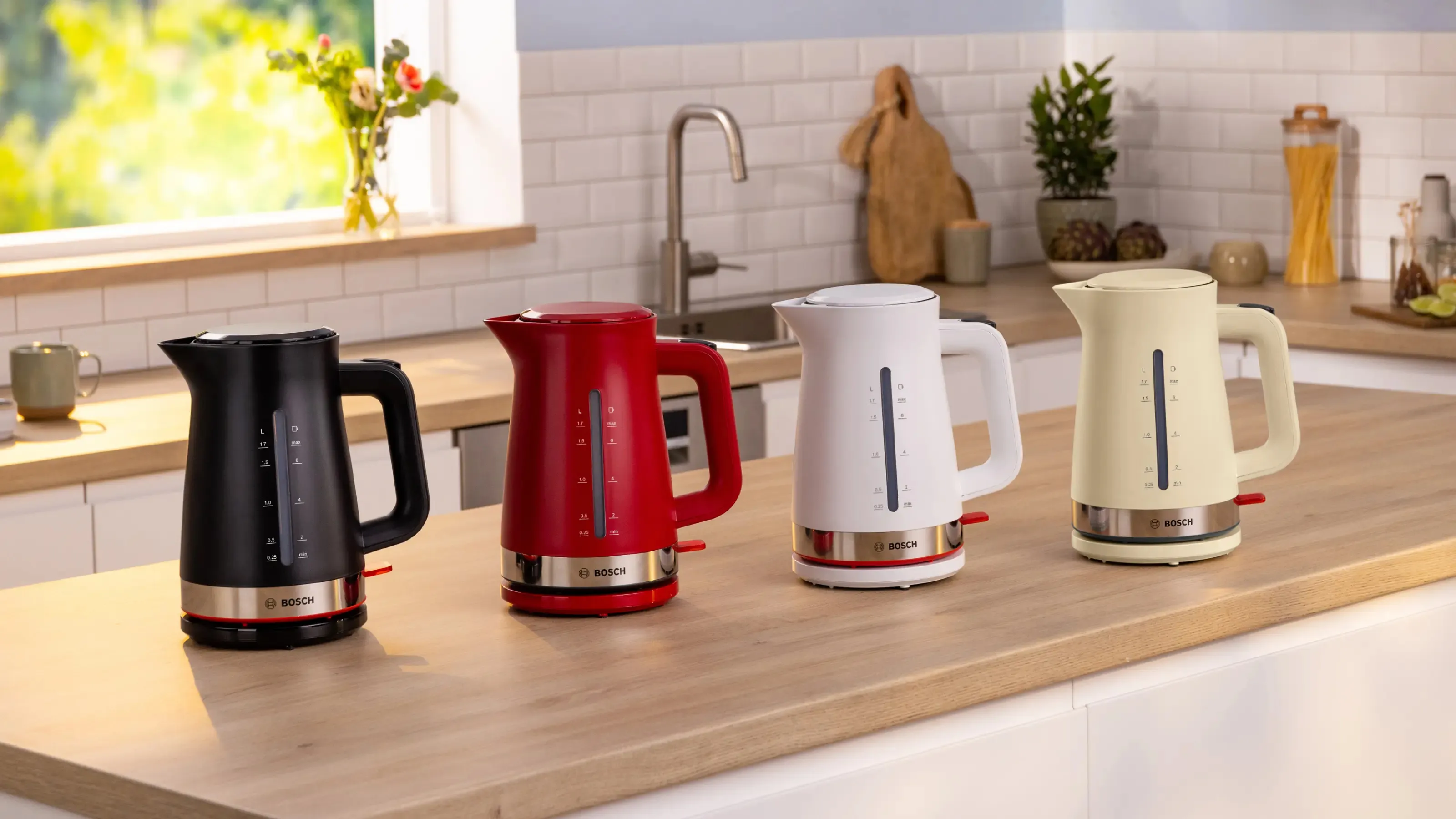 Bosch MyMoment TWK4M227 kettle, 1.7L, 2400W, Cream