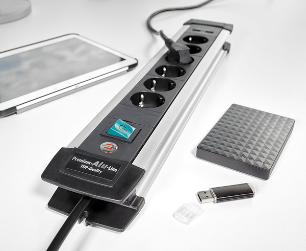 Brennenstuhl Premium-Alu-Line, 6xCEE7/4, 2xUSB, musta/hopea
