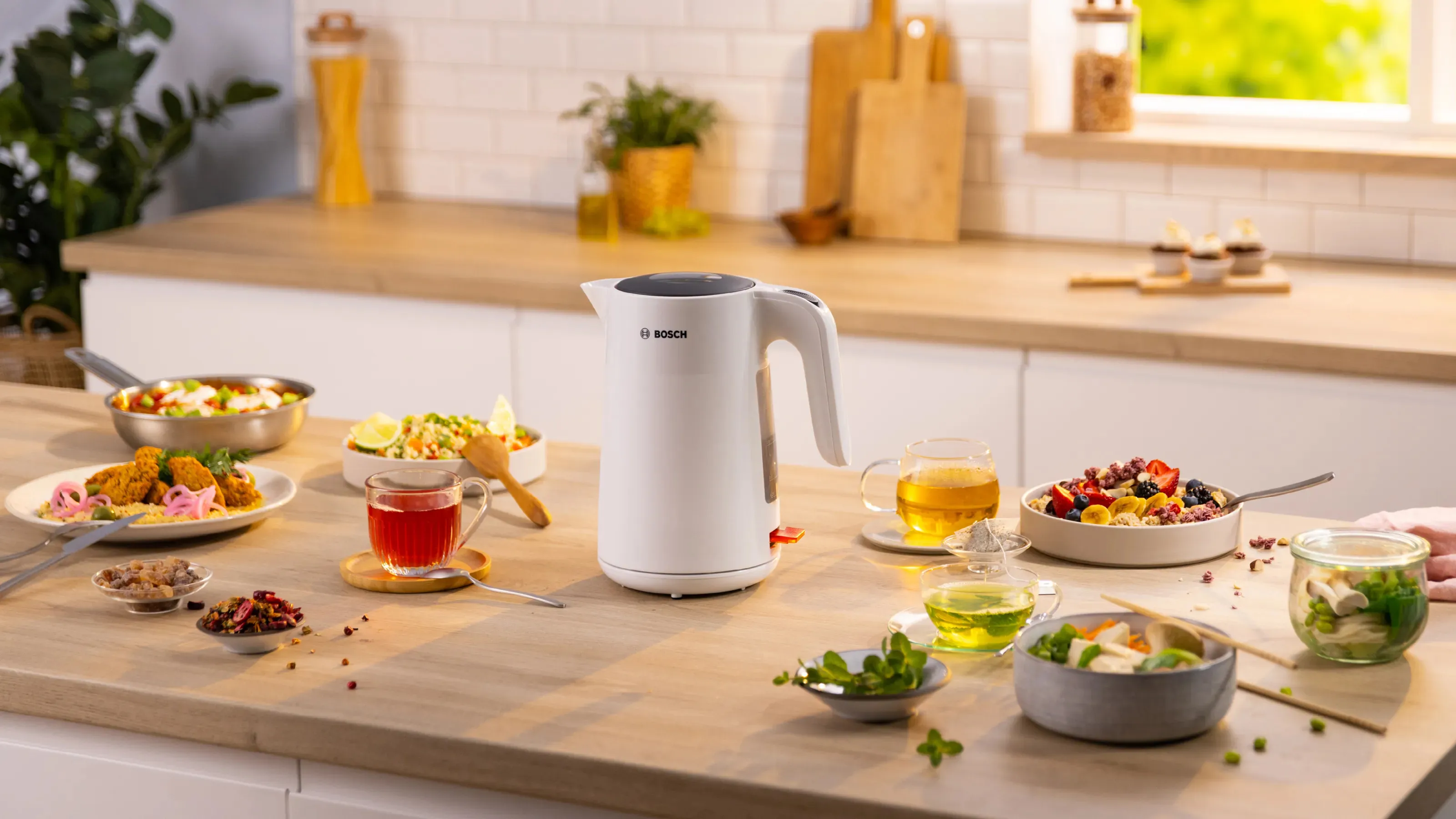Bosch MyMoment TWK2M161 kettle, 1.7L, 2400W, White