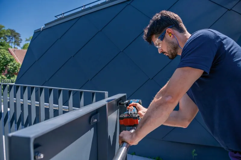 Bosch cordless impact wrench GDS 18V-330 HC Professional solo (blue/black, without battery and charger)