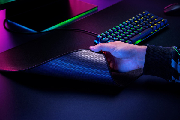 Razer Strider L 450x400 mm - gaming mousepad, black
