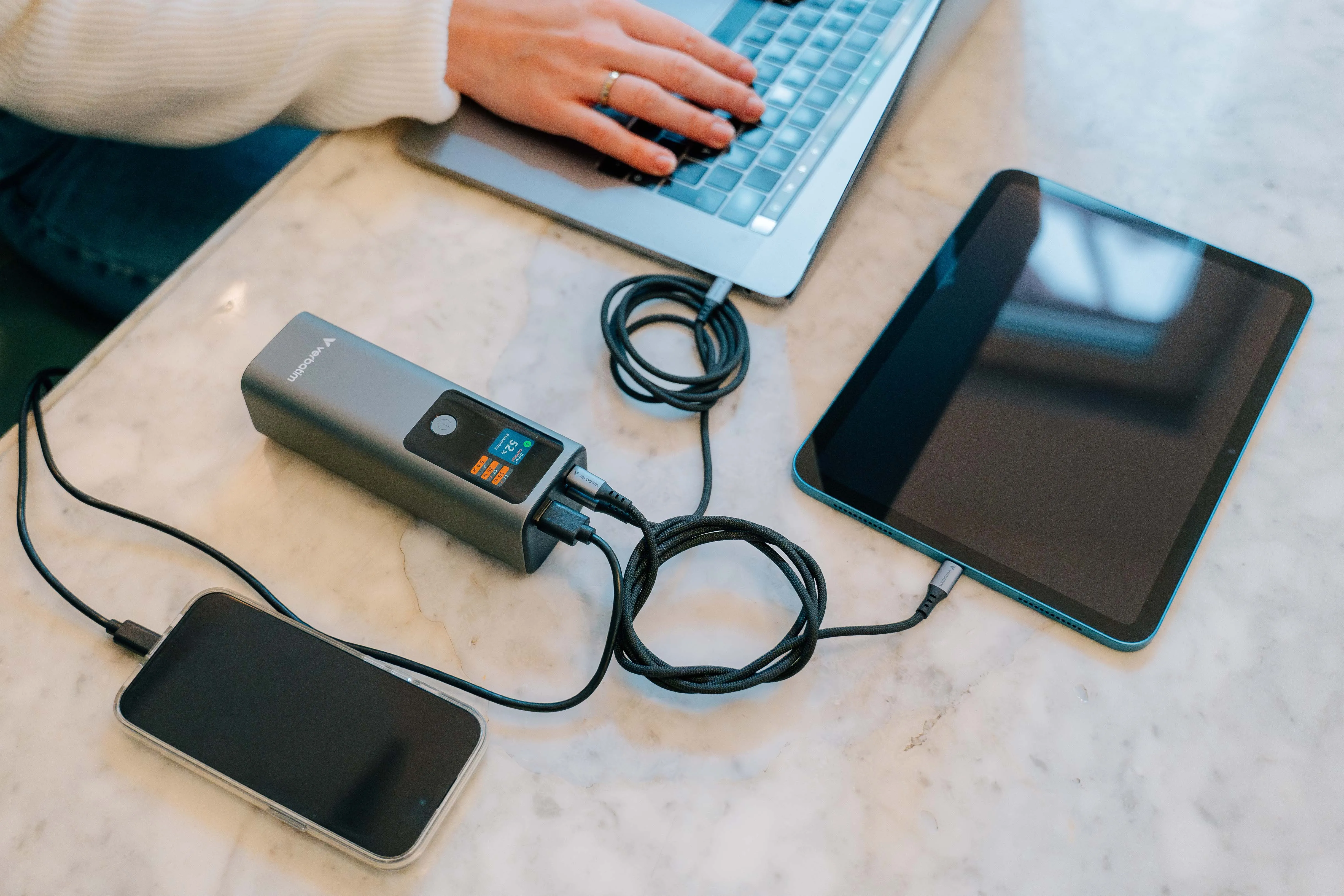 Verbatim Charge 'n' Go 27000 mAh 183W - powerbank, Silver