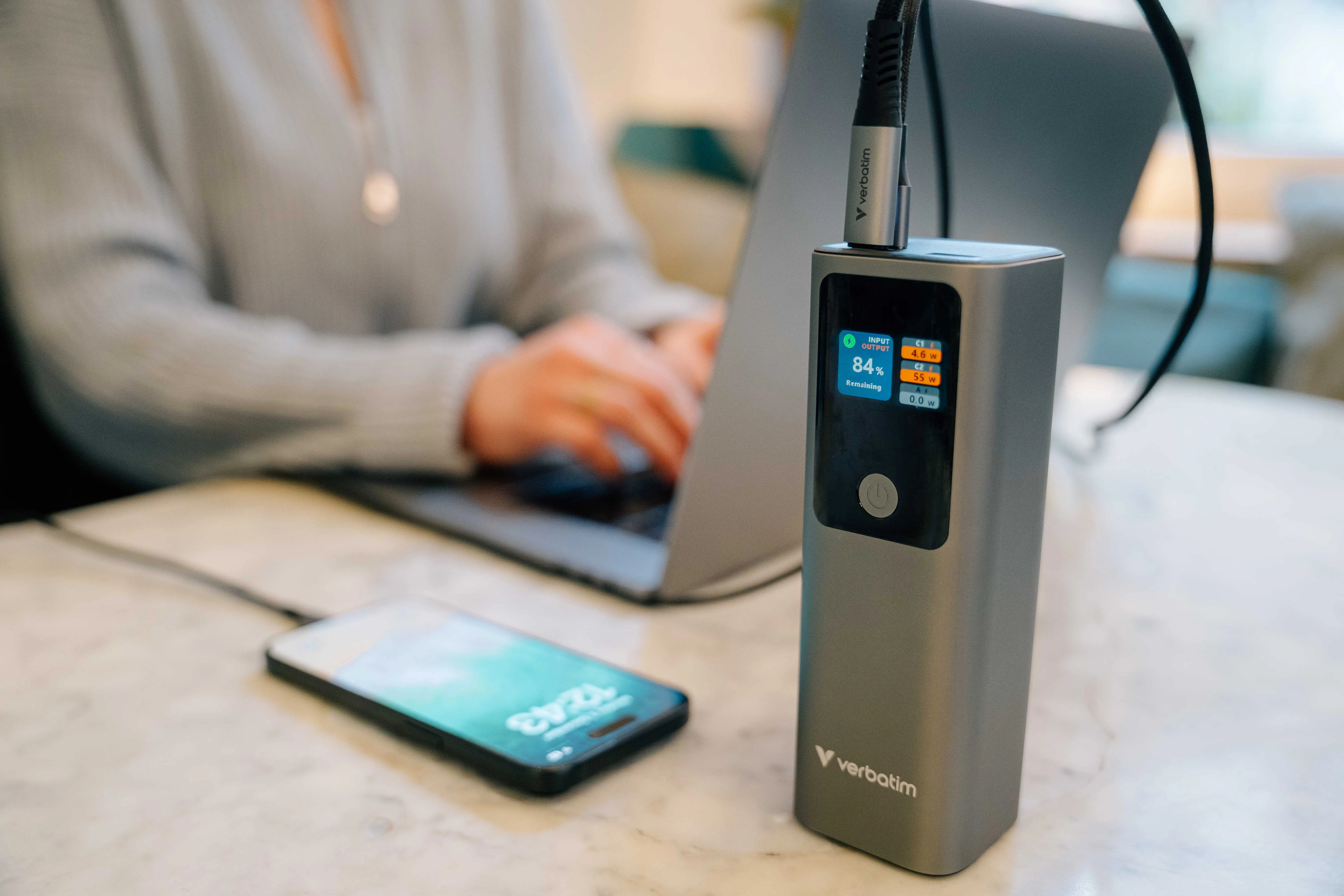 Verbatim Charge 'n' Go 27000 mAh 183W - powerbank, Silver