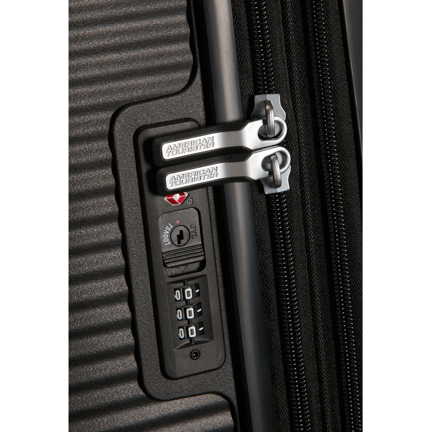 American Tourister Soundbox 77cm - resväska, svart