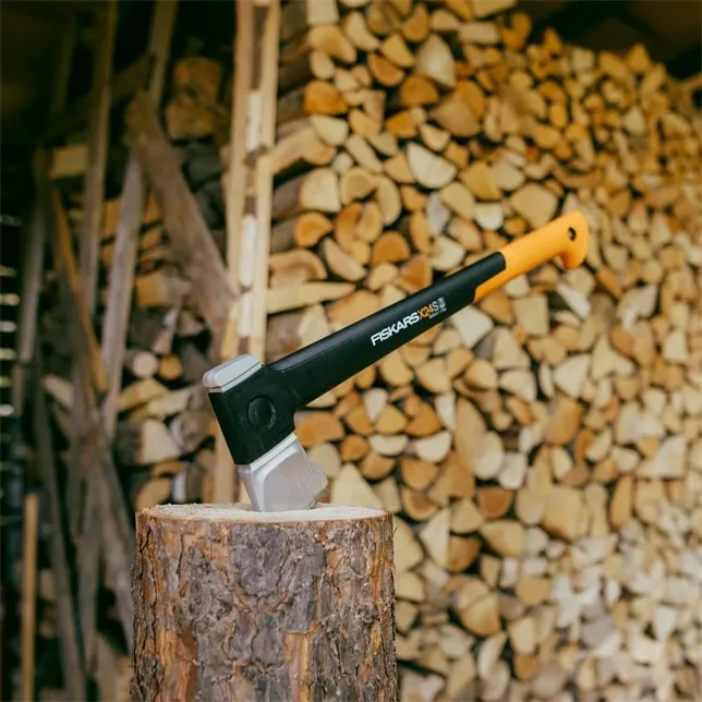 Fiskars X-series X24 - cleavage axe, S blade