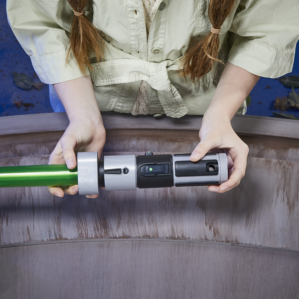 Star Wars Lightsaber Forge Extendable Lightsaber Yoda Electronic Green Lightsaber