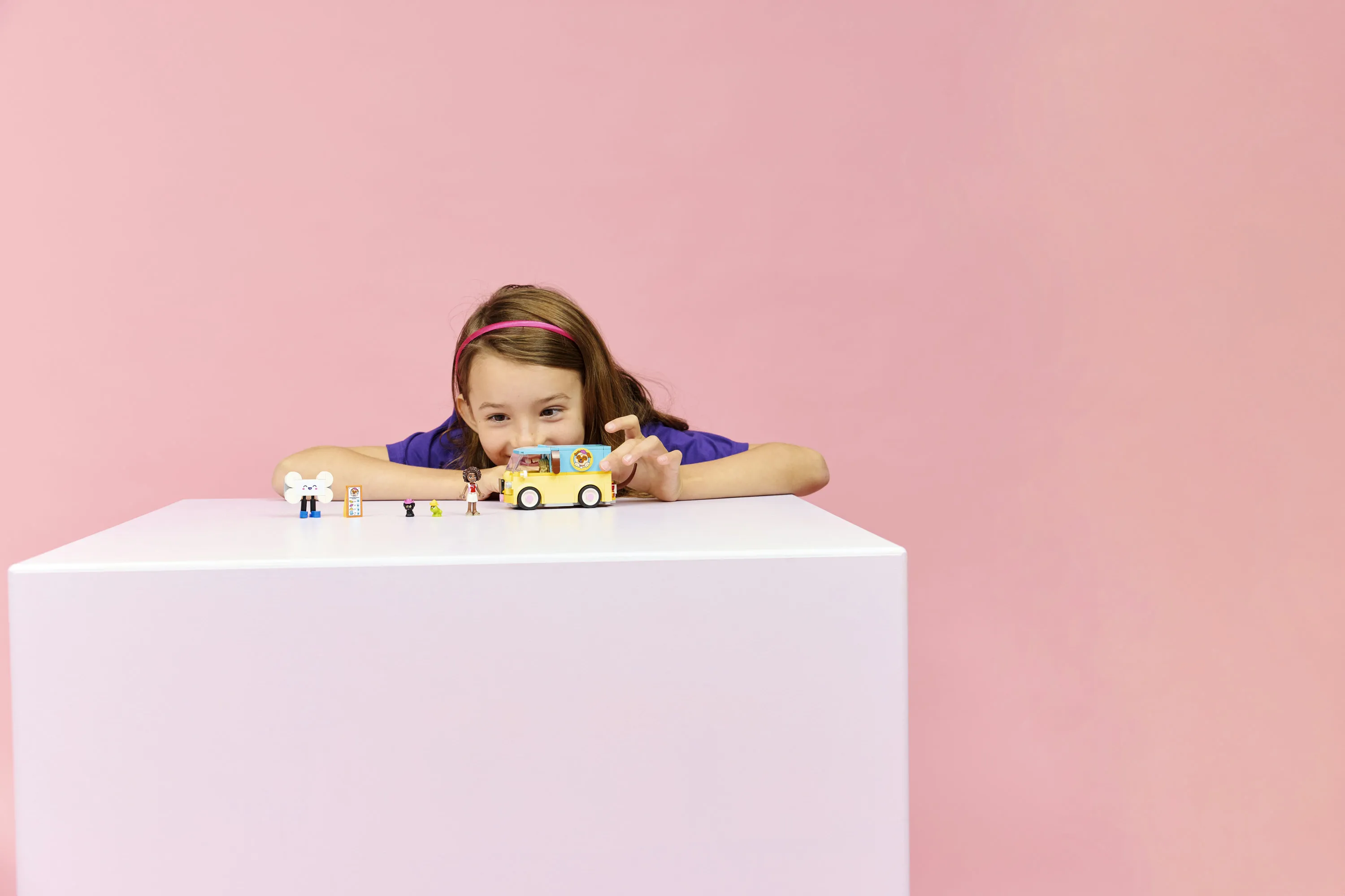 LEGO Friends Lemmikkitarvikeauto 42678