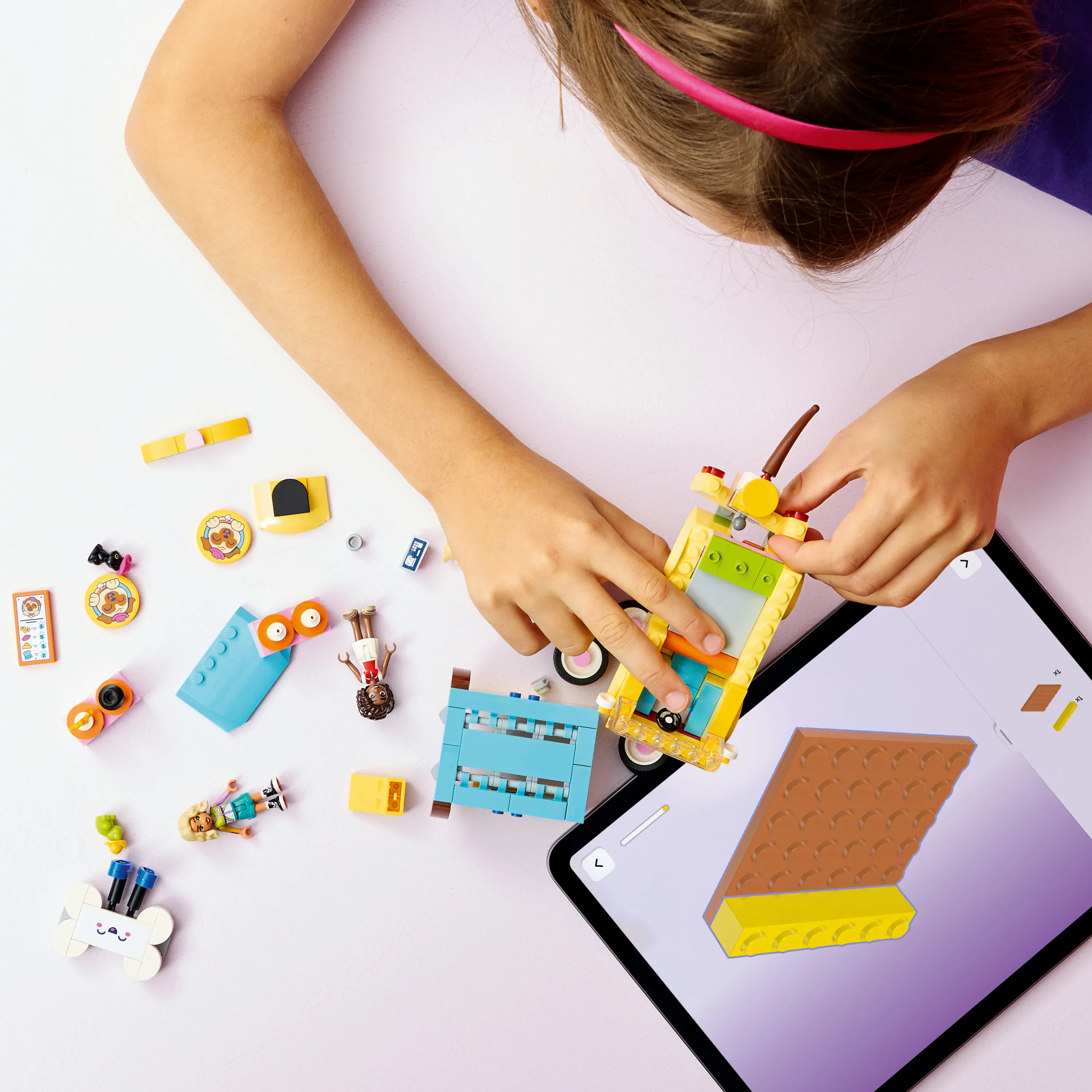 LEGO Friends Lemmikkitarvikeauto 42678