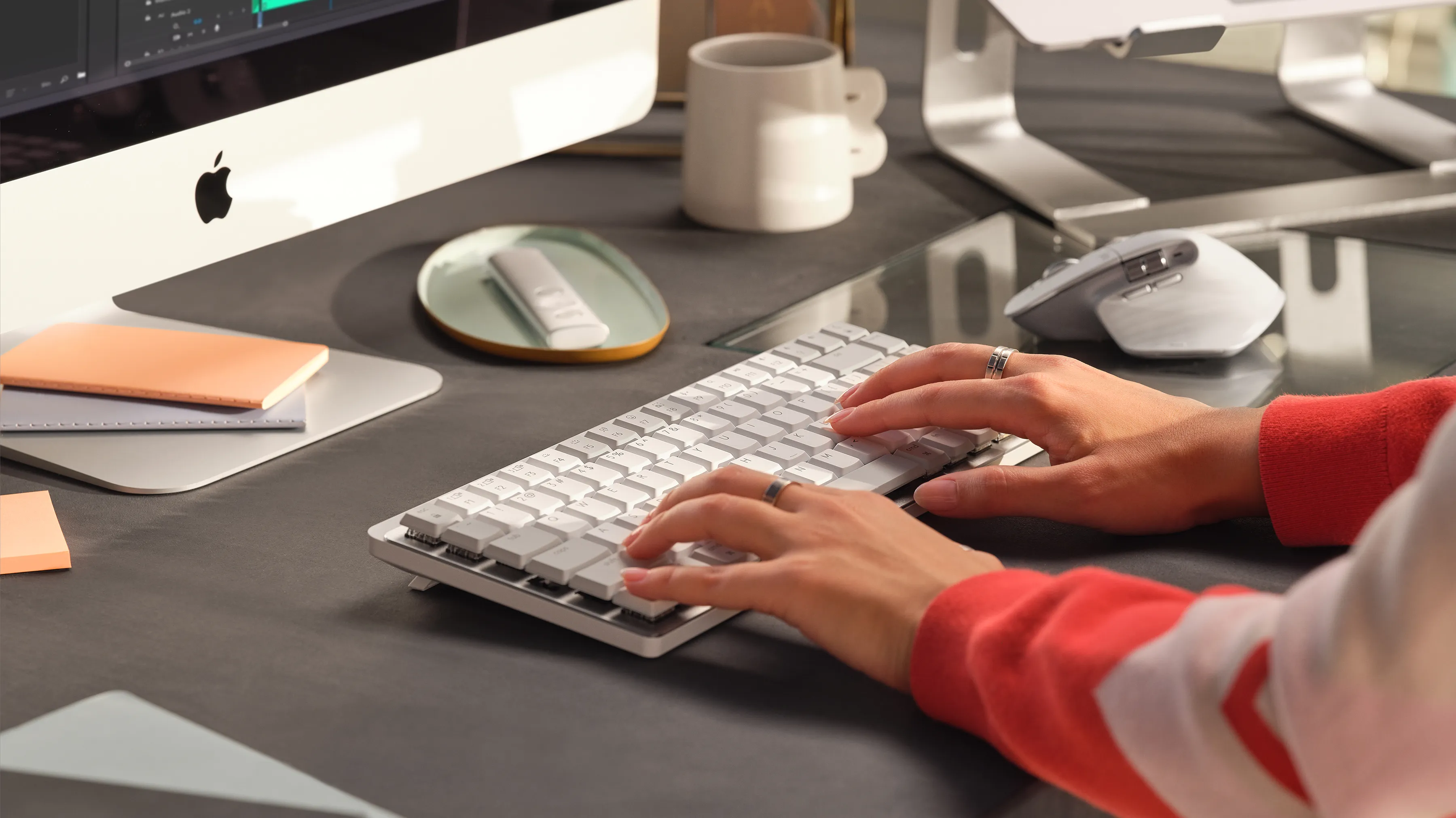 Logitech MX Keys Mechanical Mini for Mac - tr&aring;dl&ouml;s tangentbord, pale/grey