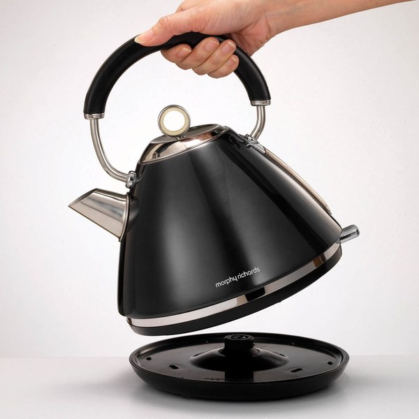 MORPHY RICHARDS Vattenkokare Accent Svart