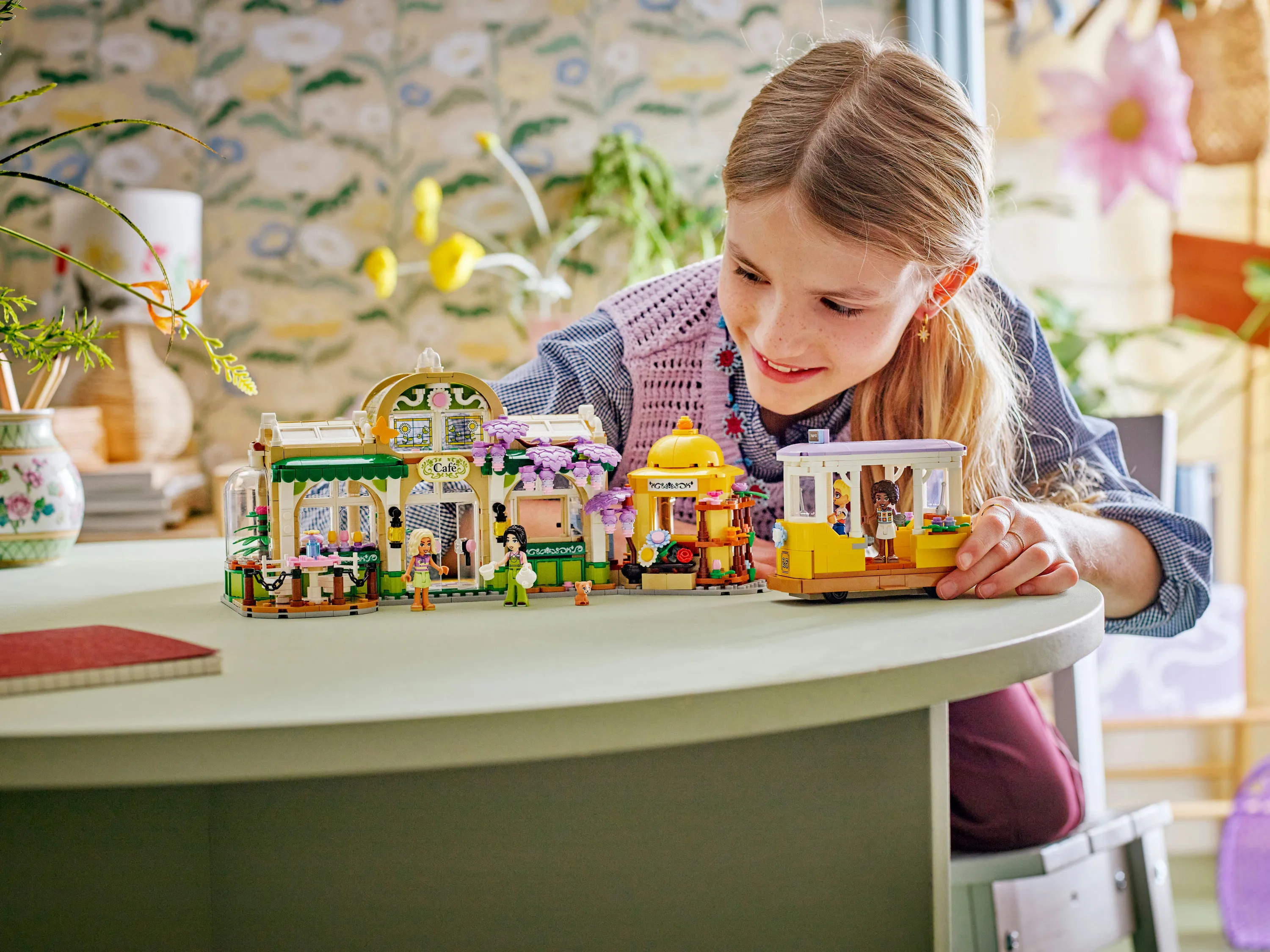 LEGO Friends Kasvikahvila ja kukkakauppa 42671