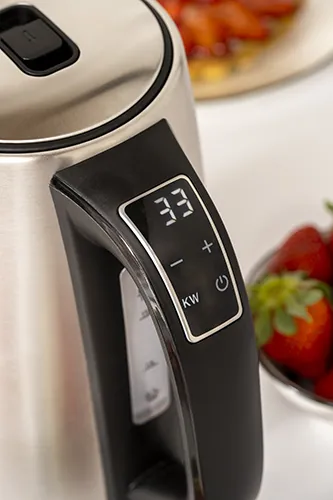 Adler AD 1340 kettle, 1.7L, 2200W, Black/Silver