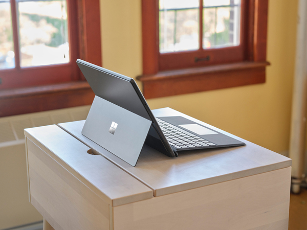 Microsoft Surface Go 3 Business  26,7 cm (10.5&quot;) 8 Gt/128 Gt LTE Win 11 Pro -tabletti, Platina