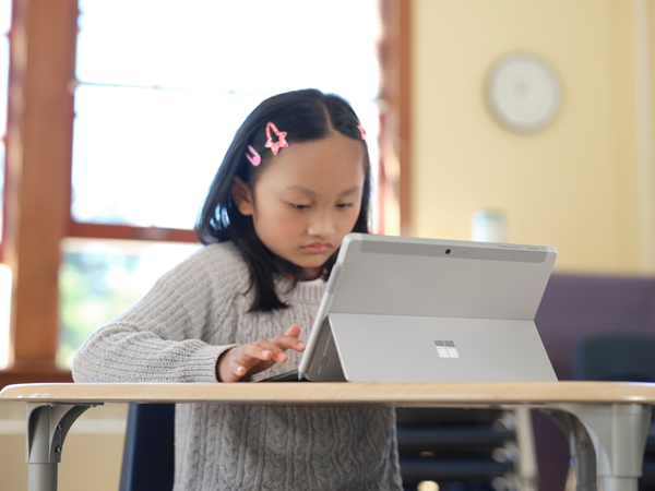 Microsoft Surface Go 3 Business  26,7 cm (10.5&quot;) 8 Gt/128 Gt LTE Win 11 Pro -tabletti, Platina