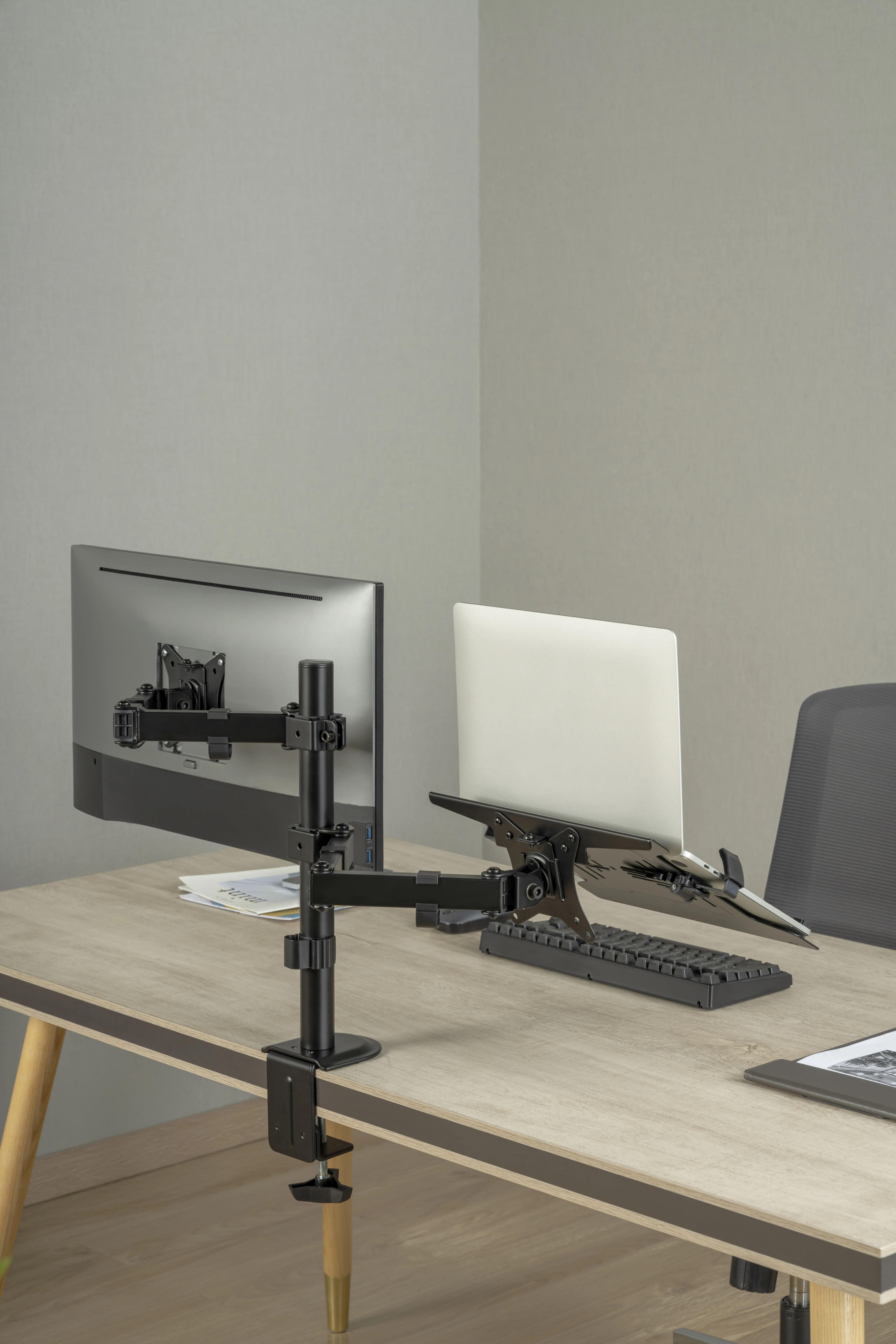 DELTACO ARM-0300-B Desk Mount, for 2 monitors, 13-32", 9kg, Black