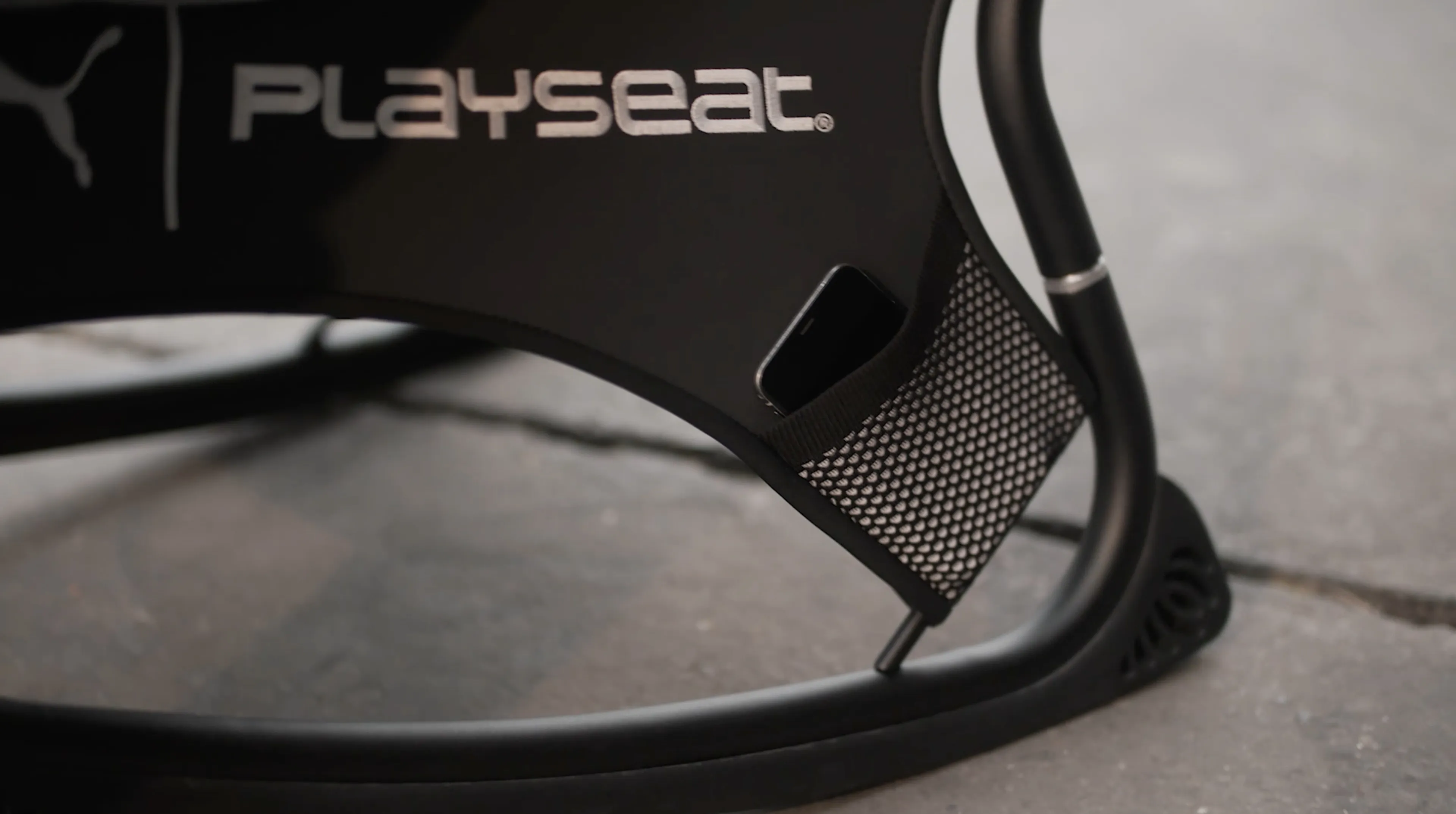Playseat PUMA Active Game Chair -ajotuoli, musta
