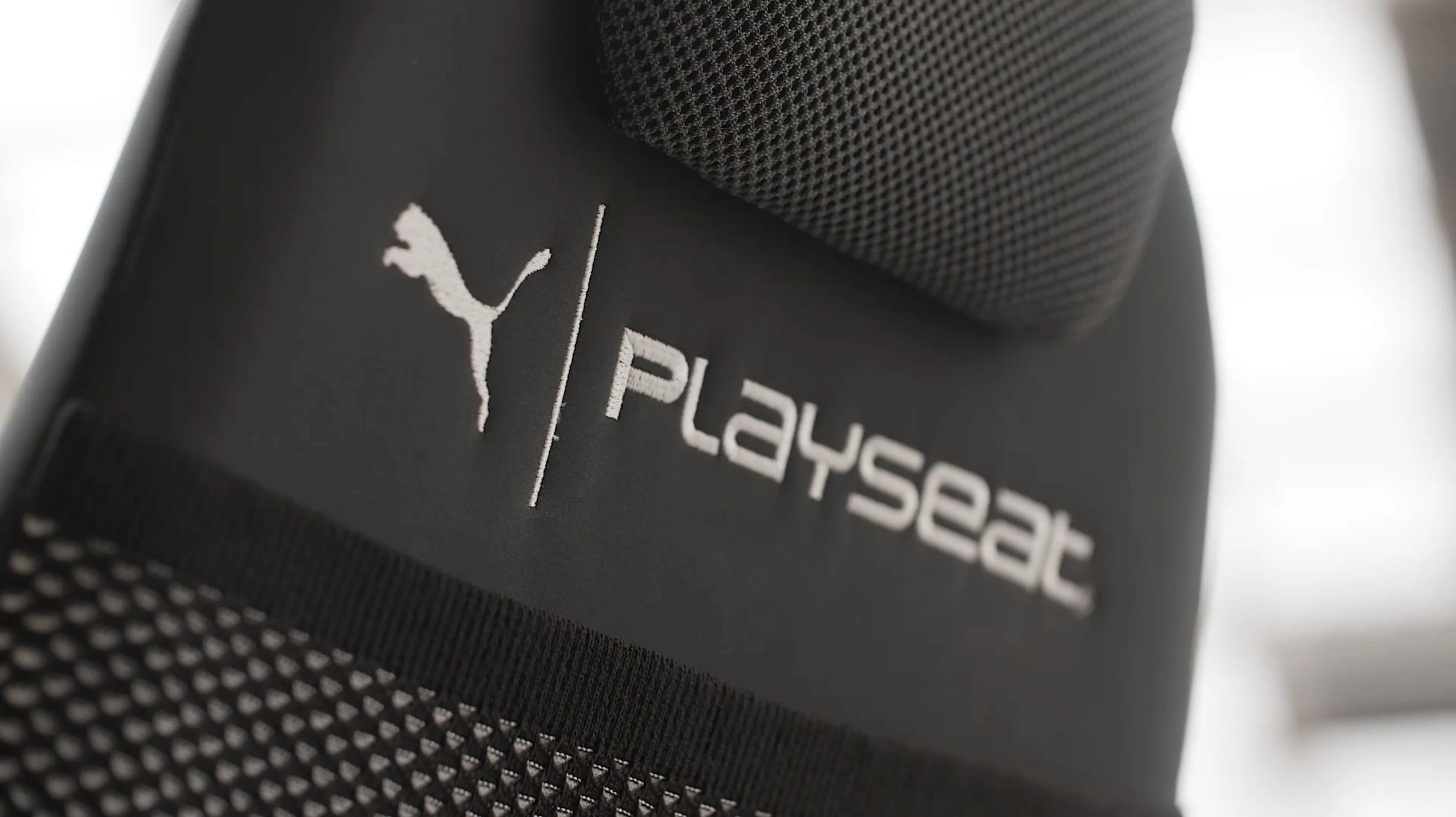 Playseat PUMA Active Game Chair -ajotuoli, musta