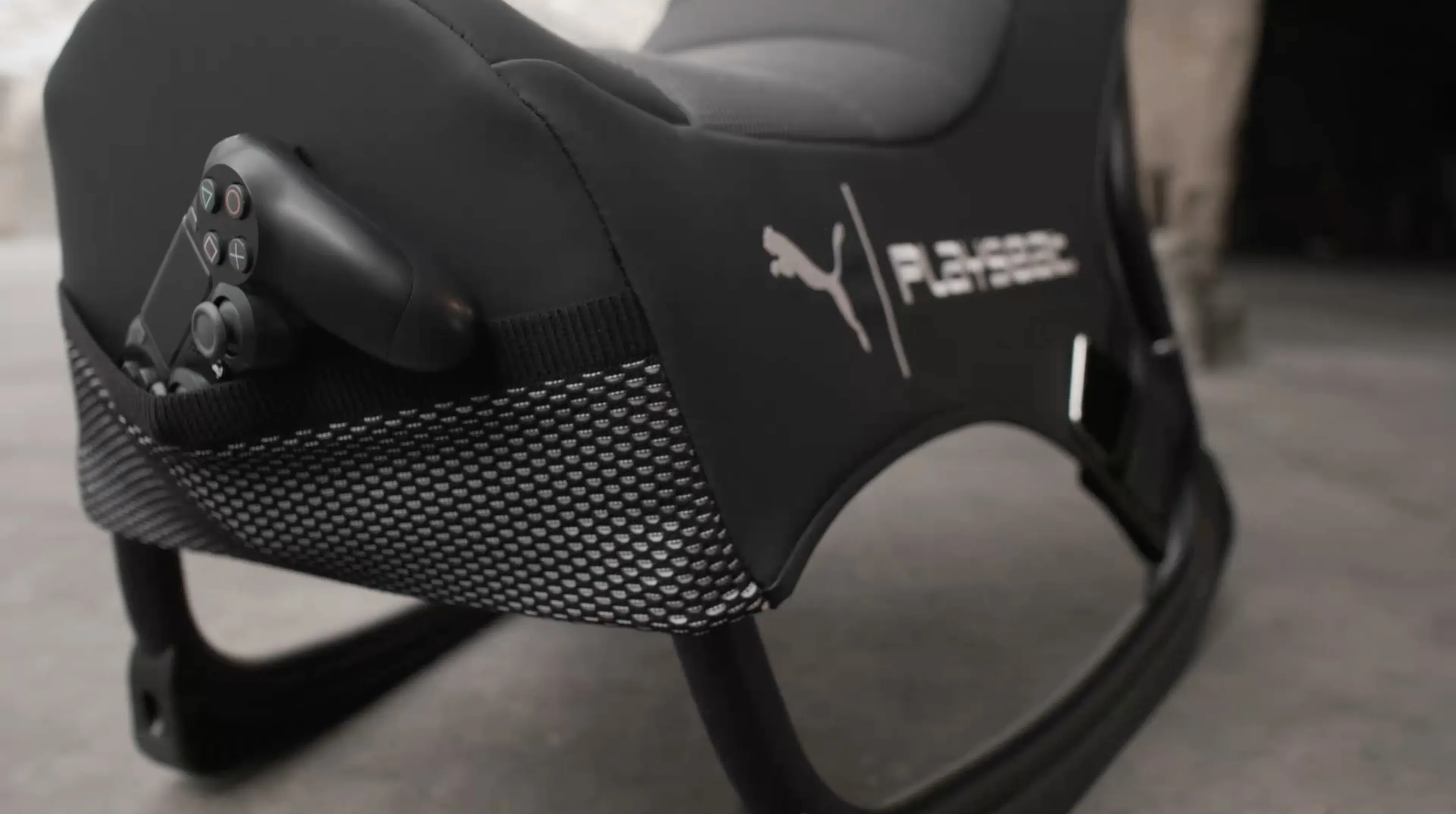 Playseat PUMA Active Game Chair -ajotuoli, musta