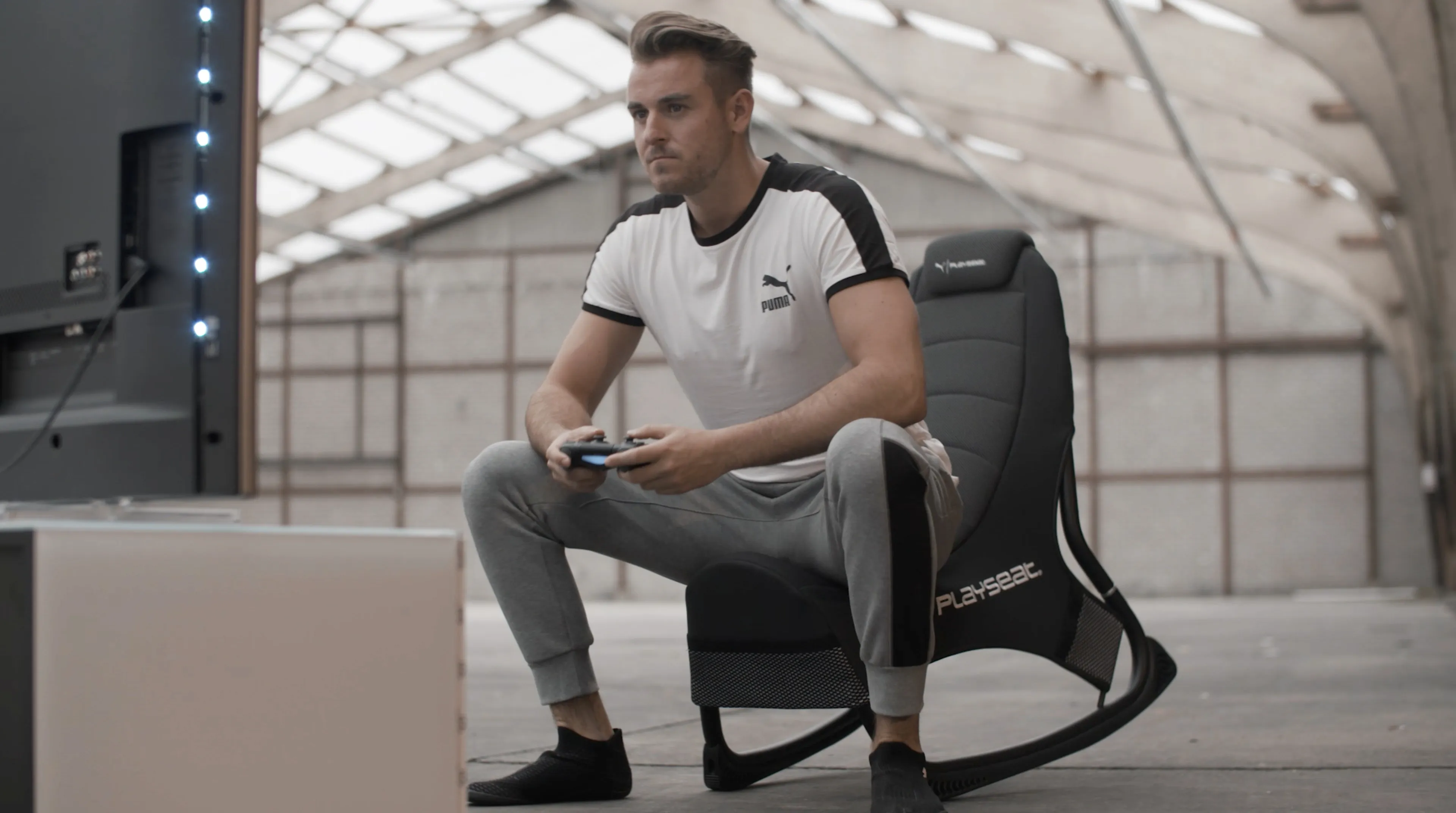Playseat PUMA Active Game Chair -ajotuoli, musta