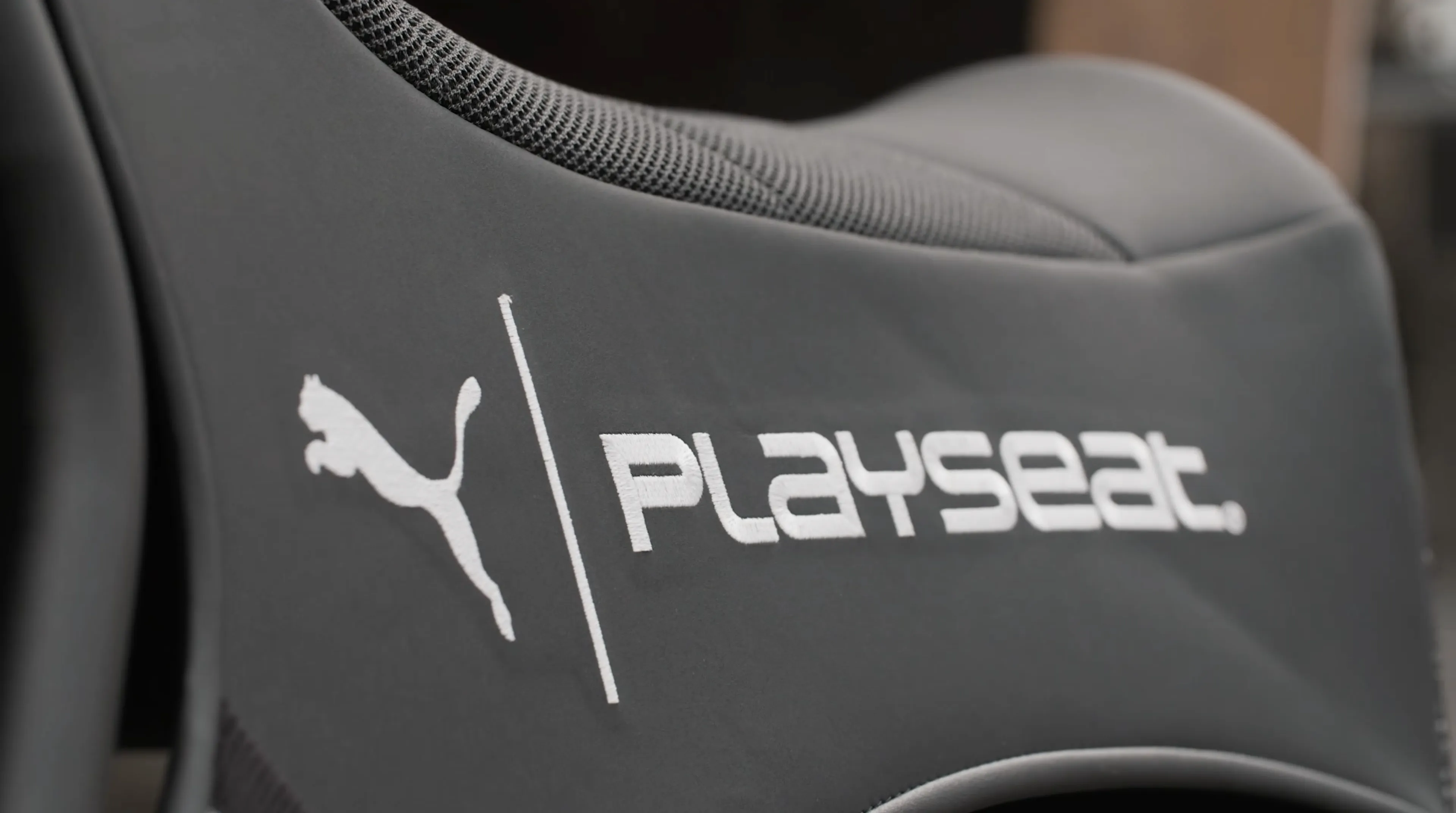Playseat PUMA Active Game Chair -ajotuoli, musta