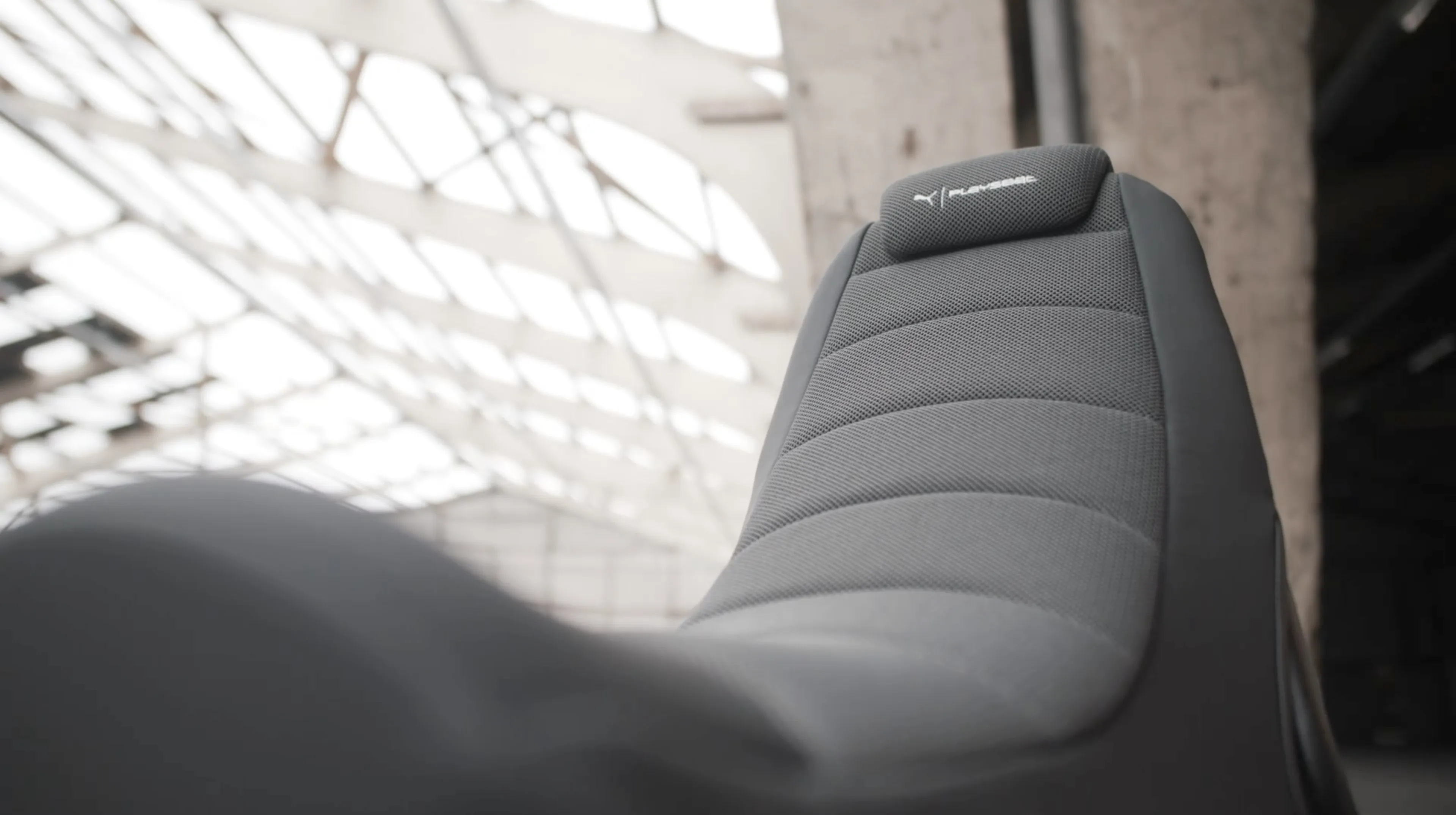 Playseat PUMA Active Game Chair -ajotuoli, musta